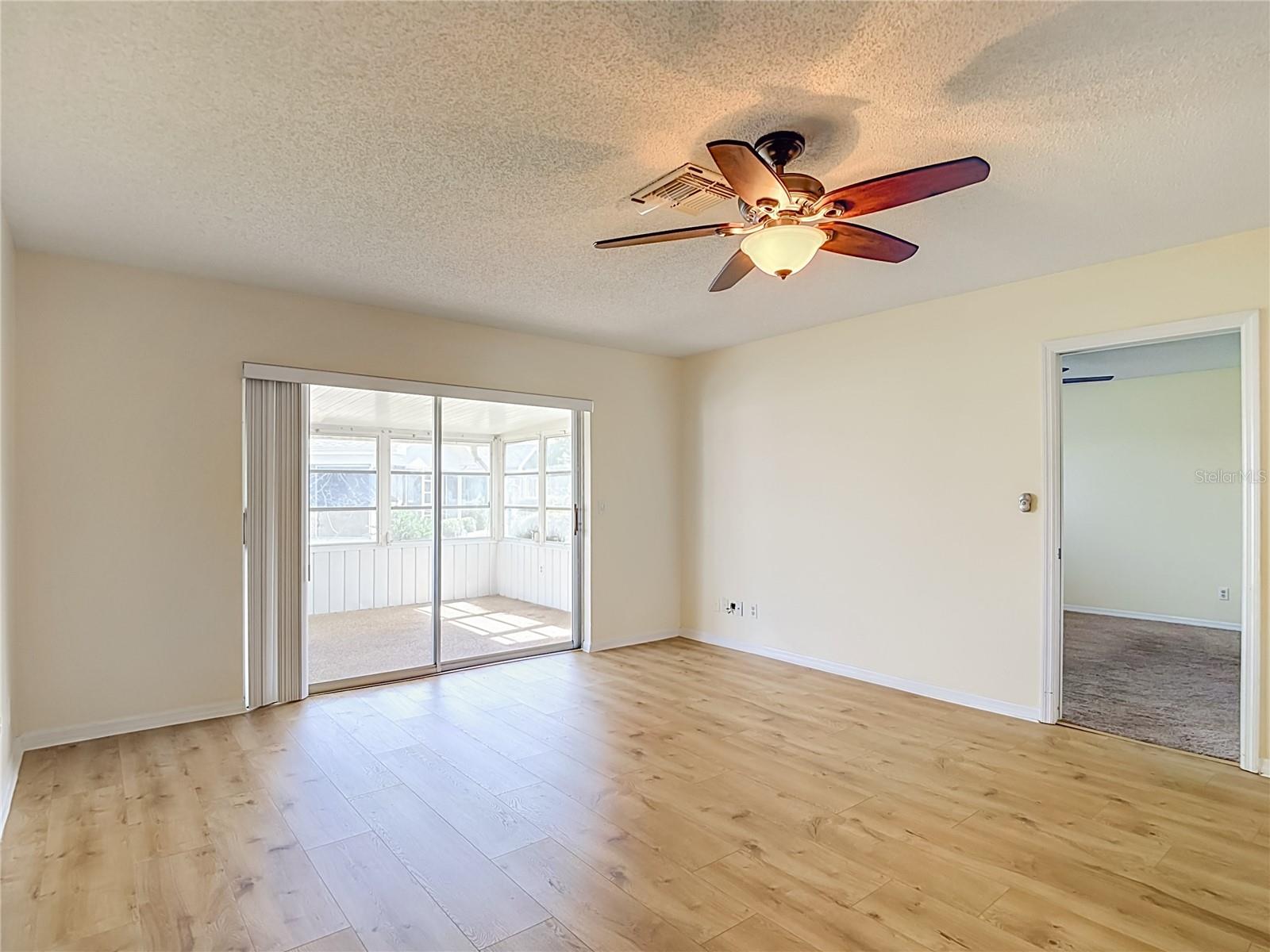 905 BLUEWATER DRIVE, Sun City Center, FL 33573