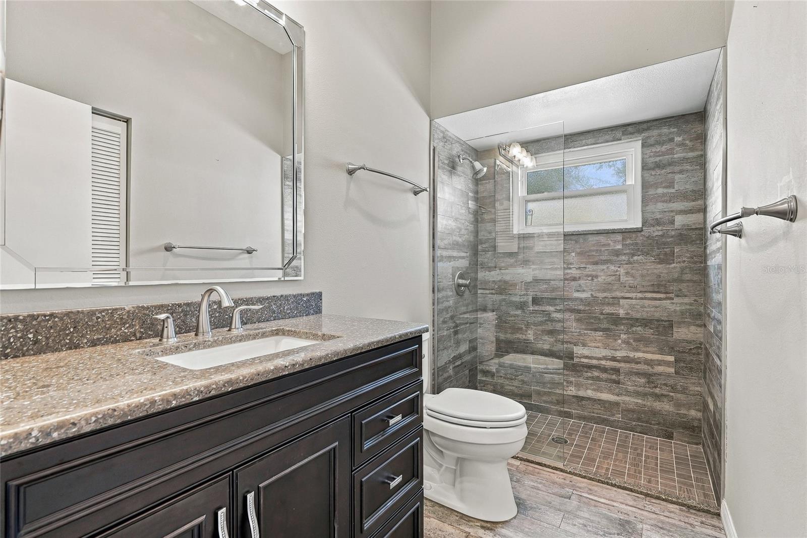 GUEST BATH FULL