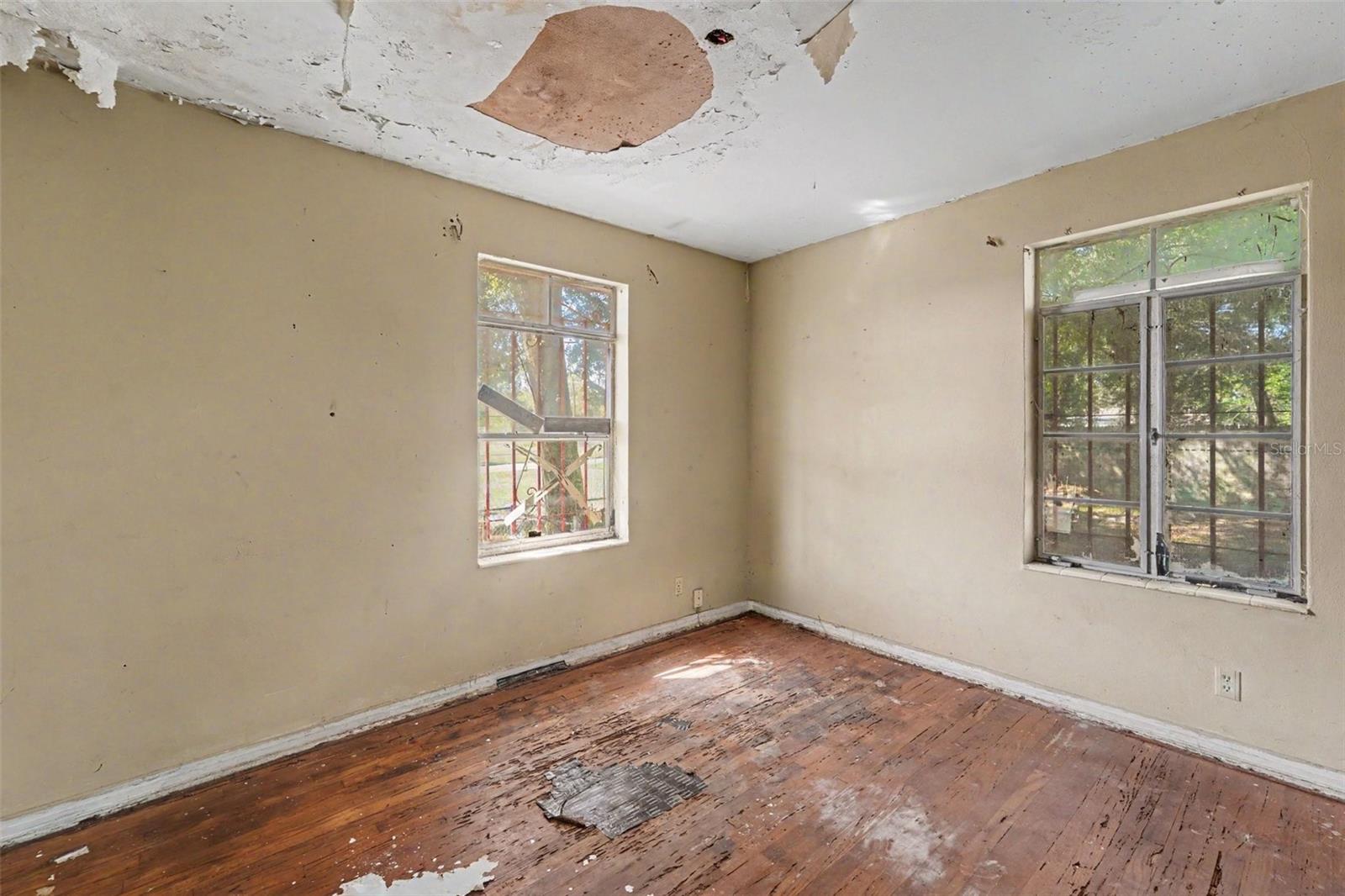 504 E EMILY STREET, Tampa, FL 33603