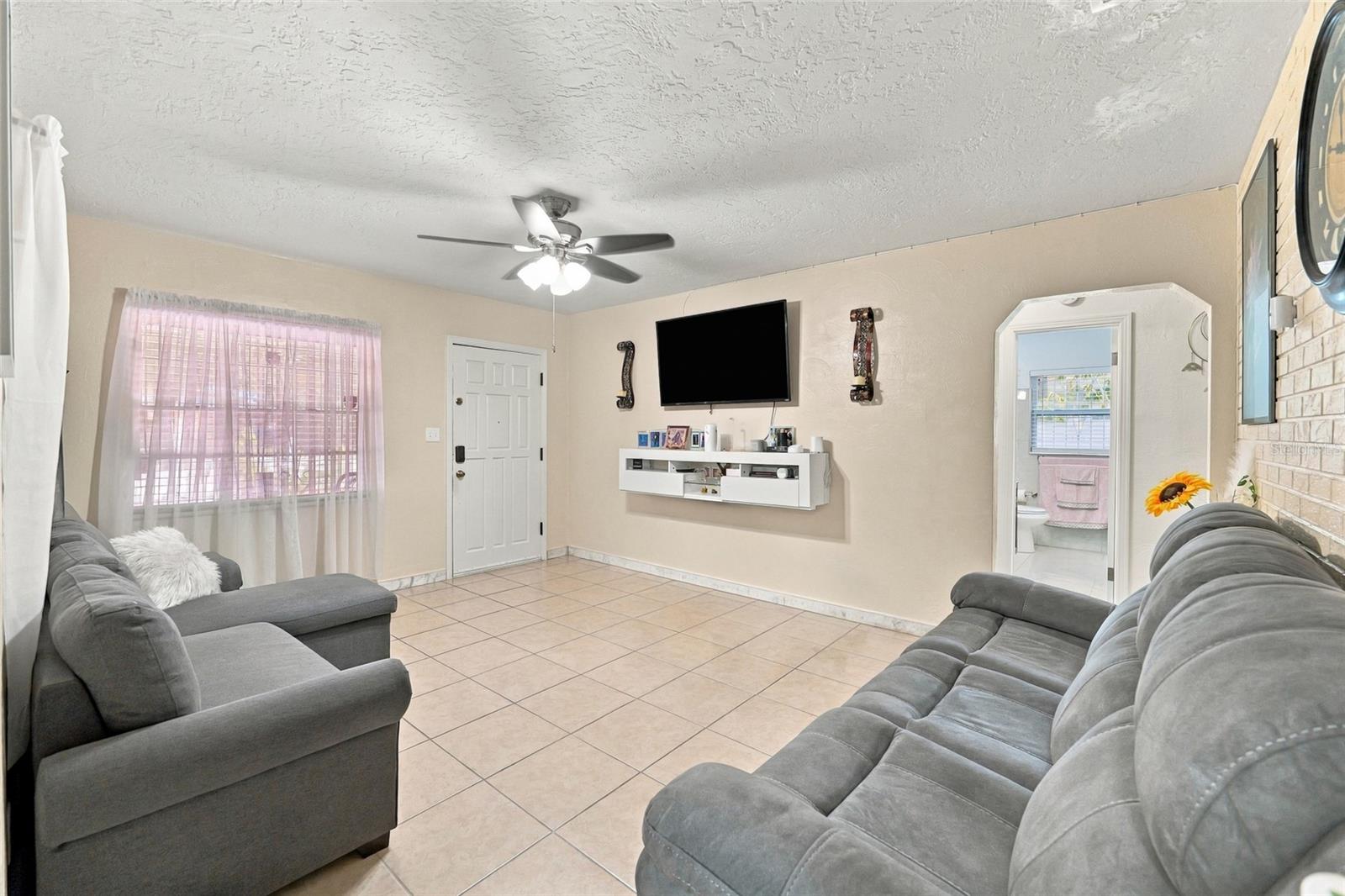 1508 W KNOLLWOOD STREET, Tampa, FL 33604