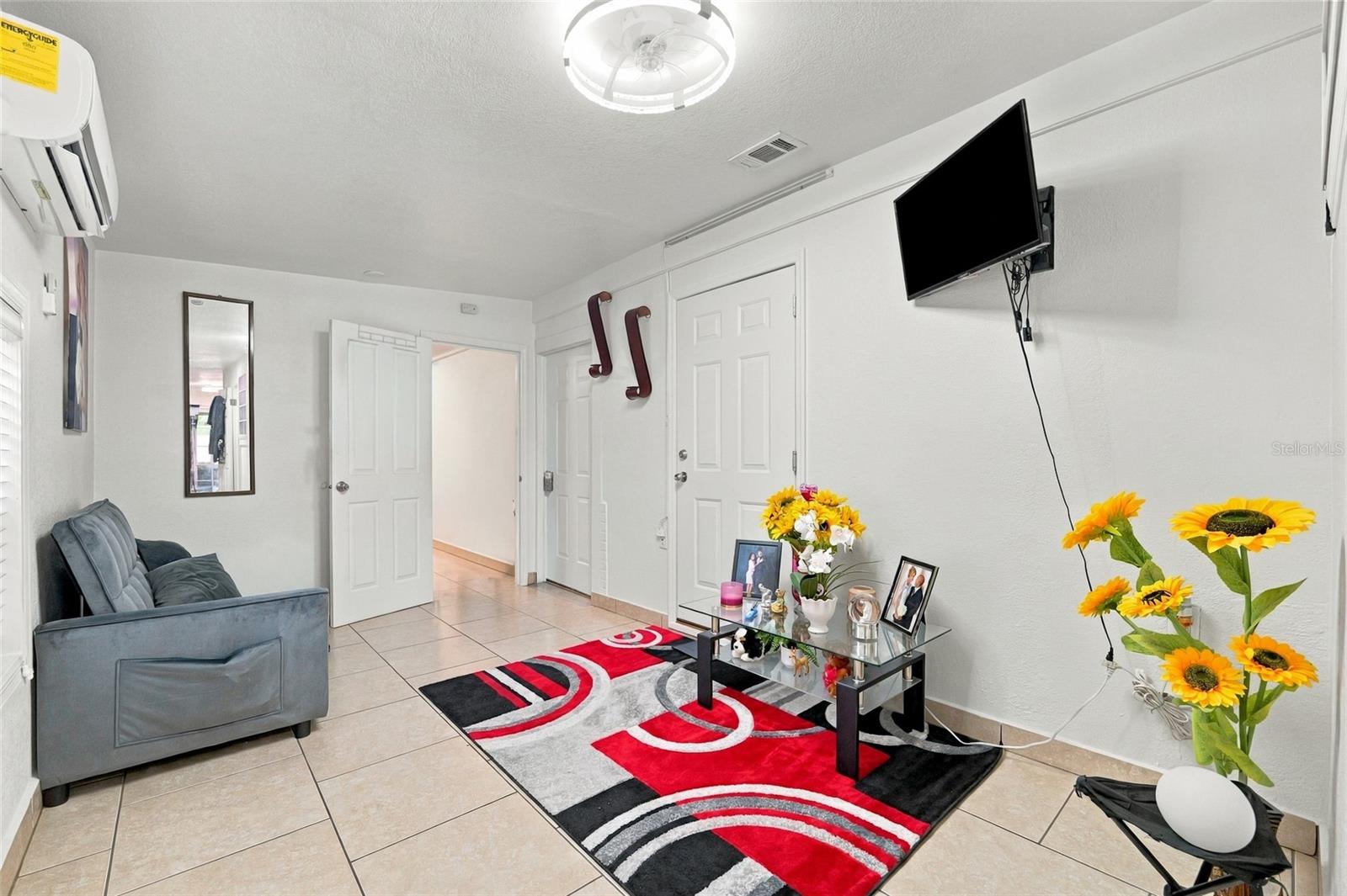 1508 W KNOLLWOOD STREET, Tampa, FL 33604