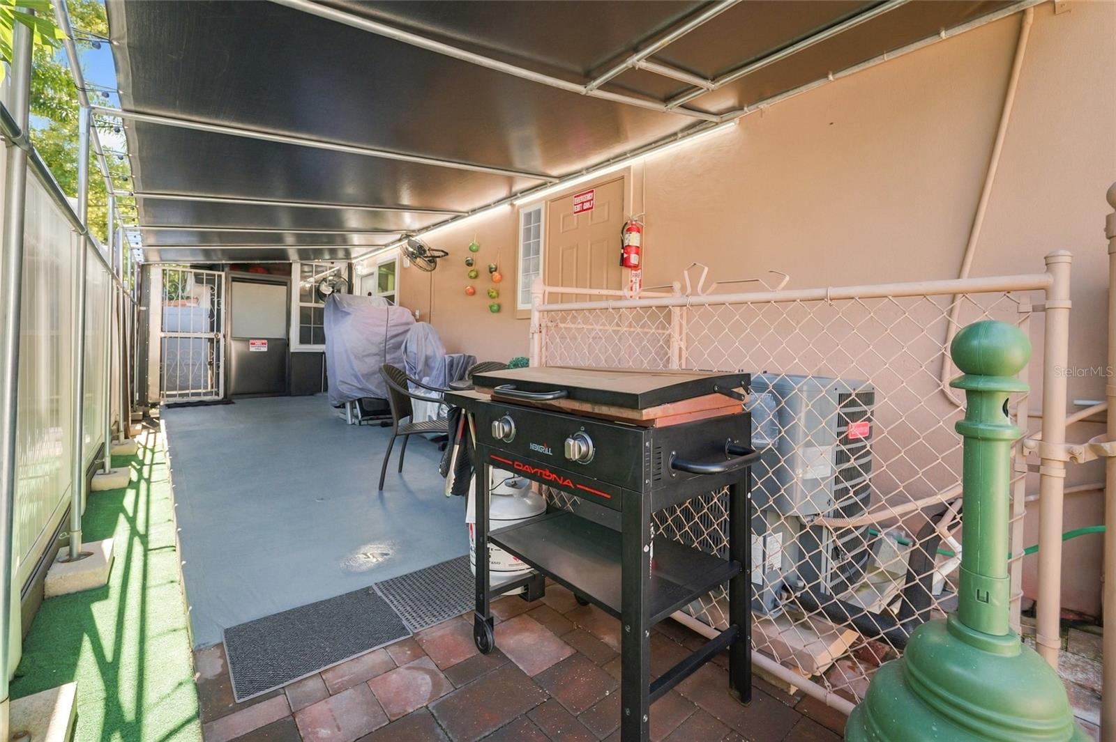 1508 W KNOLLWOOD STREET, Tampa, FL 33604