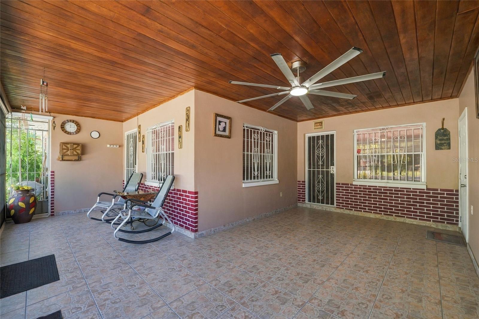 1508 W KNOLLWOOD STREET, Tampa, FL 33604