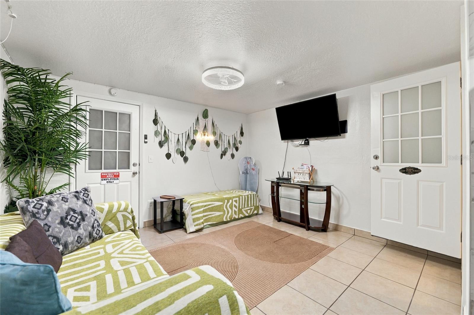1508 W KNOLLWOOD STREET, Tampa, FL 33604