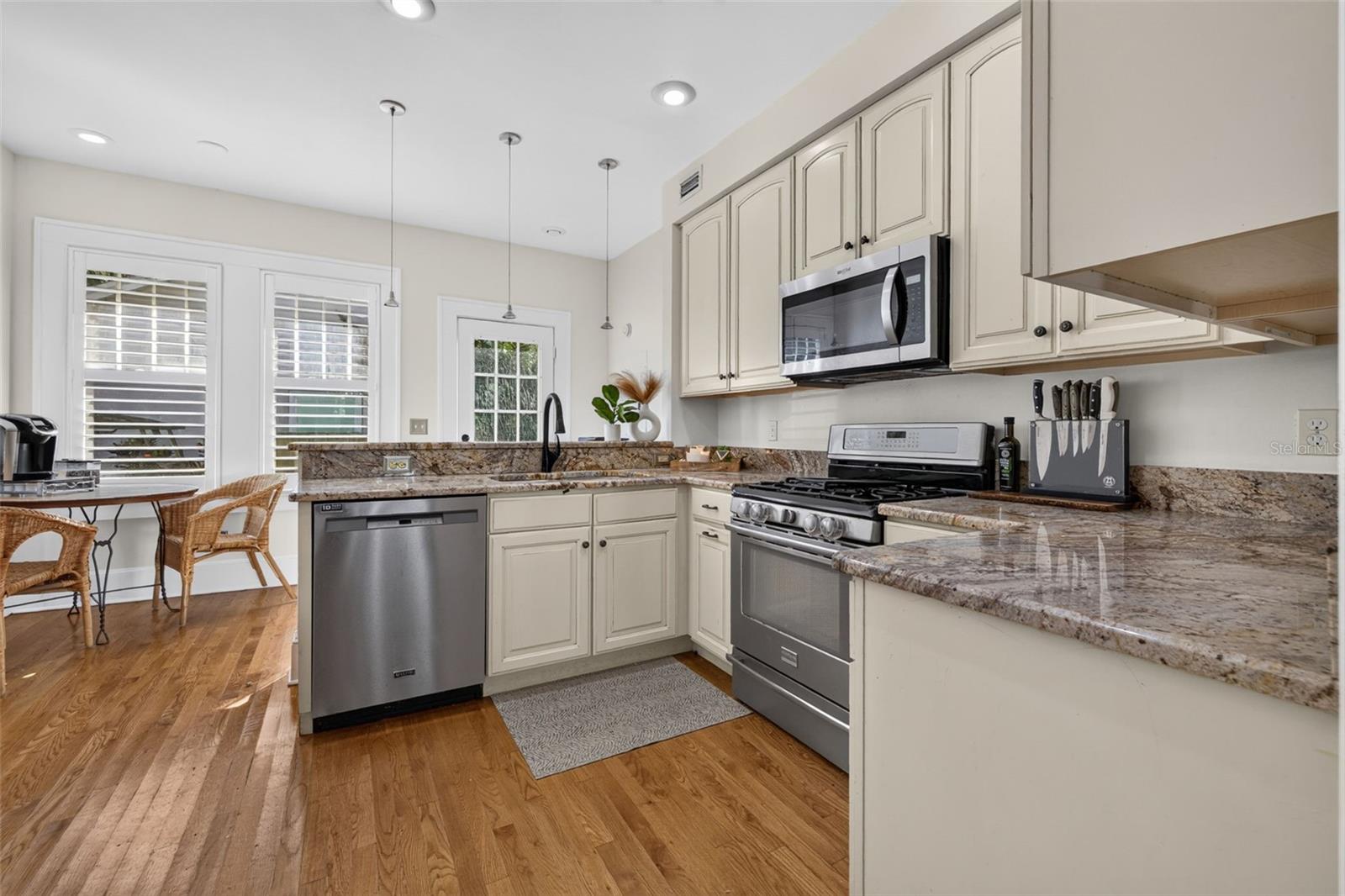 2804 W ANGELES STREET, Tampa, FL 33629