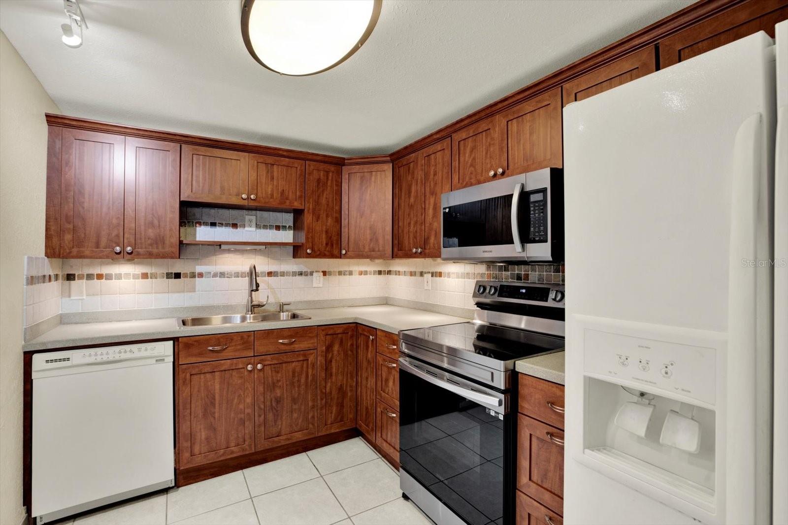 10216 REGAL DRIVE, #404, Largo, FL 33774