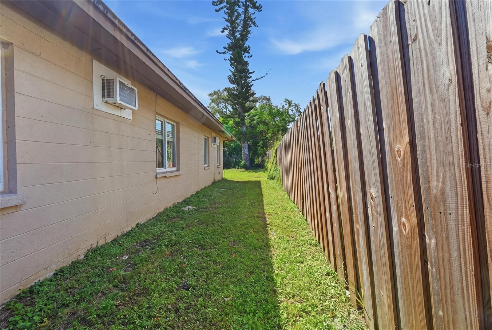 2418 51ST AVENUE DRIVE W, Bradenton, FL 34207