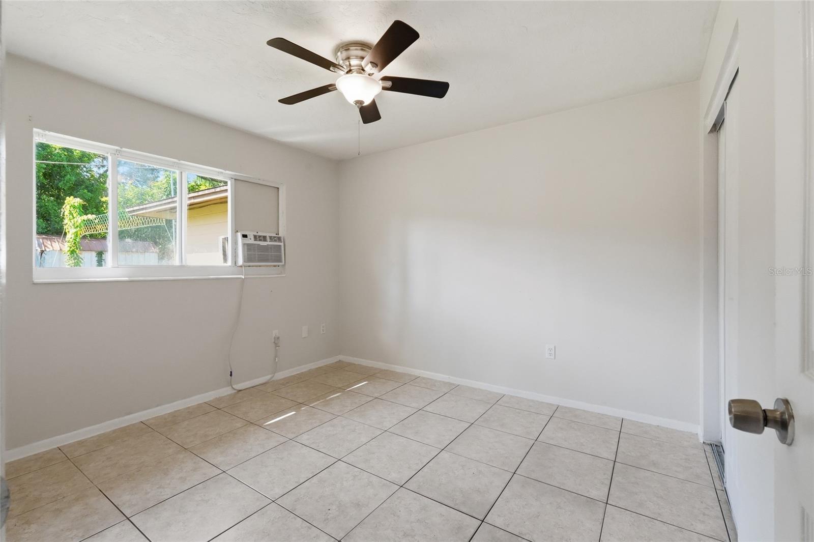 Bedroom 2418