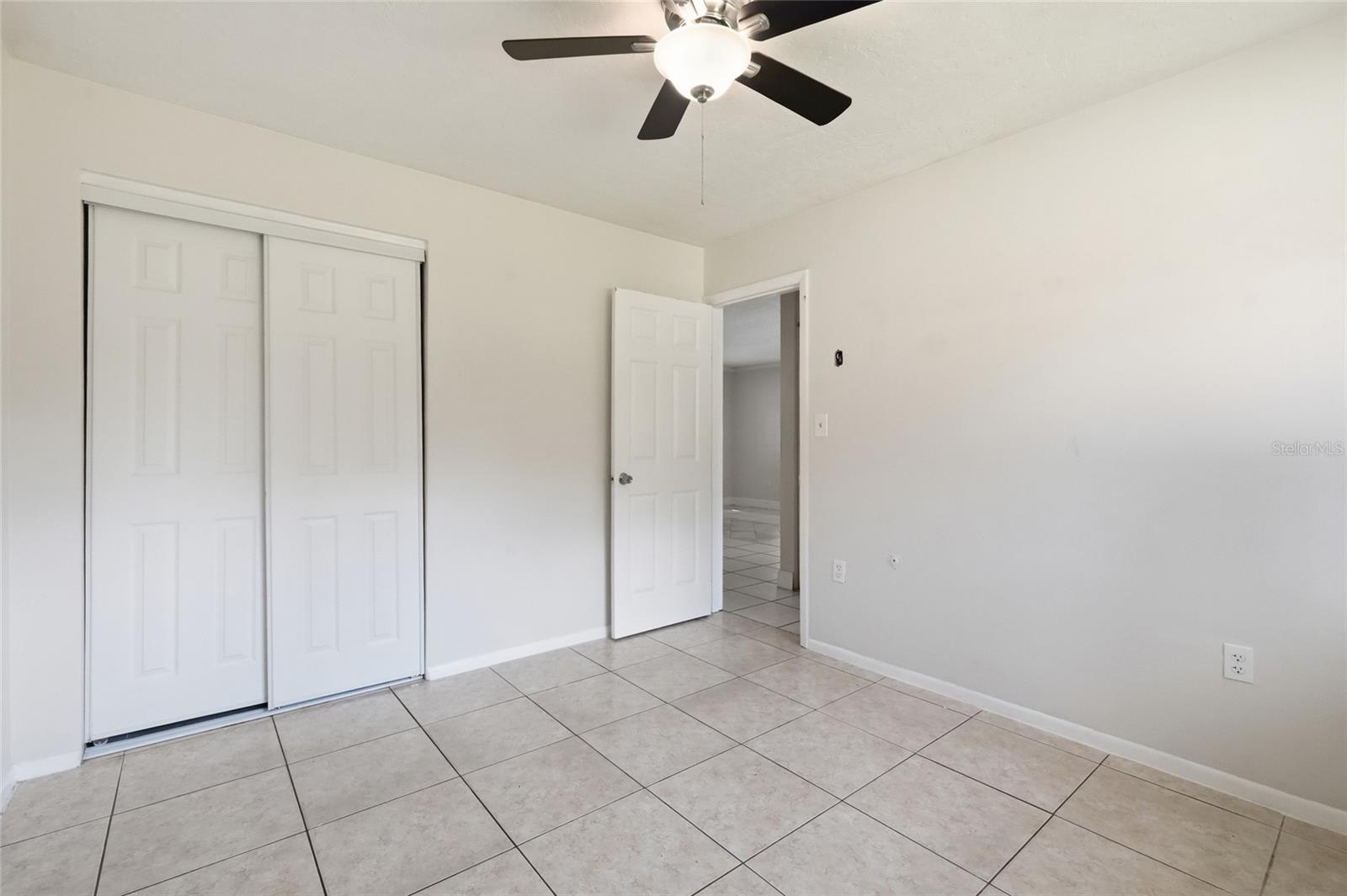 Bedroom 2418