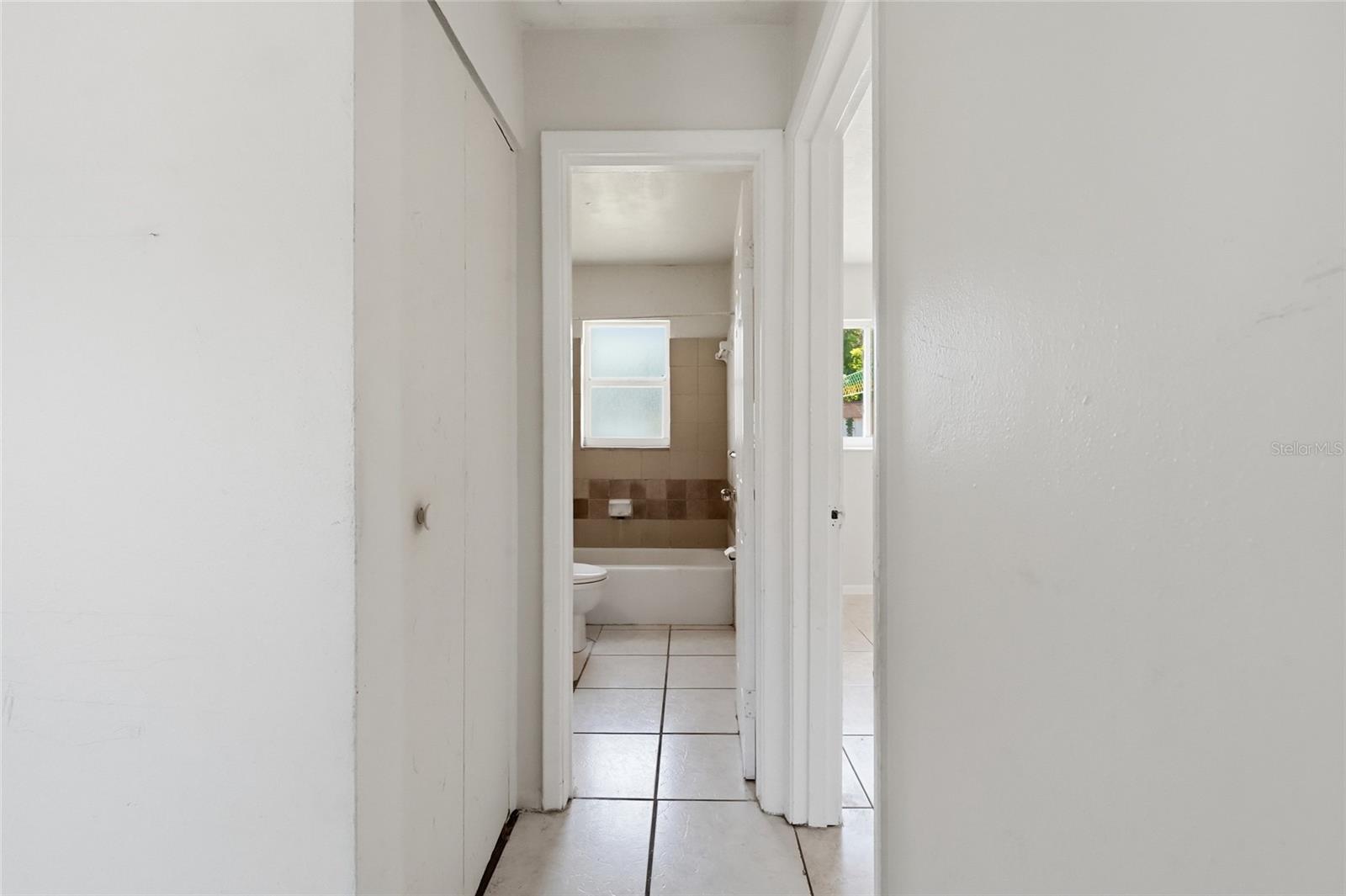 2418 51ST AVENUE DRIVE W, Bradenton, FL 34207