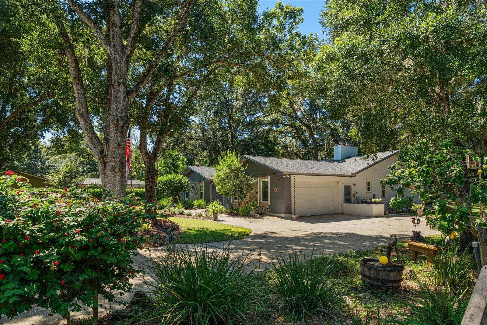 1652 HOBBIT ROAD, Dunedin, FL 34698