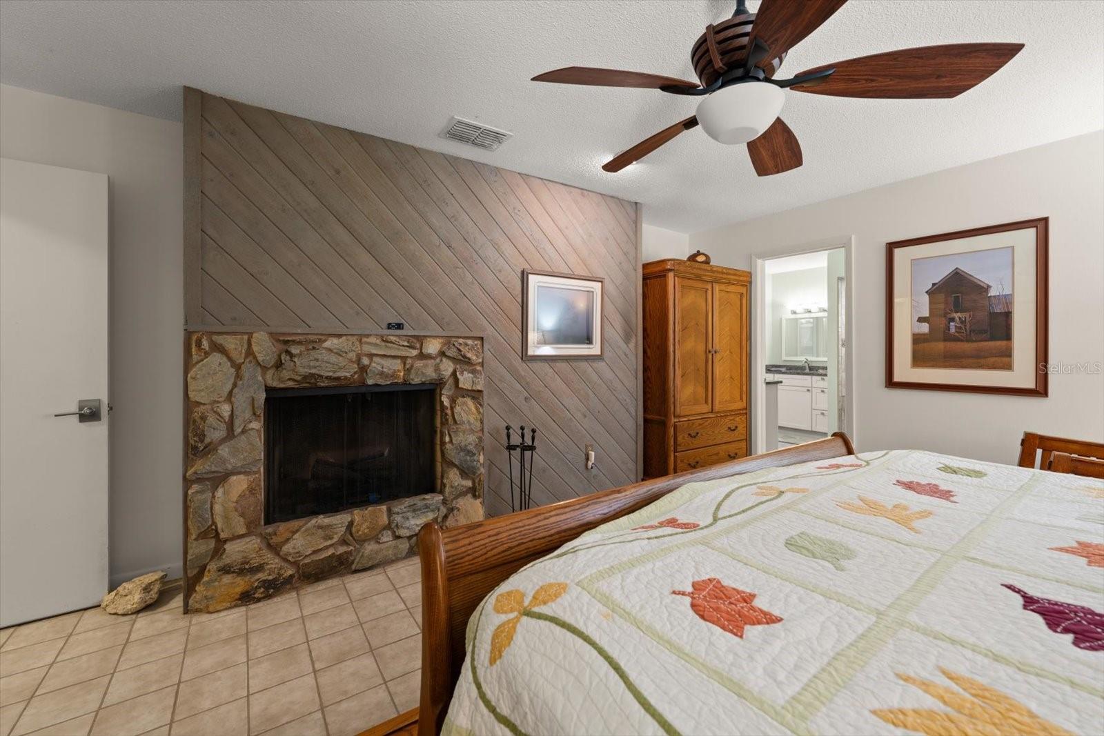 1652 HOBBIT ROAD, Dunedin, FL 34698