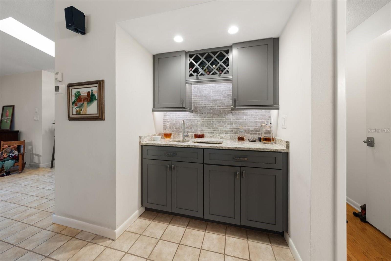 1652 HOBBIT ROAD, Dunedin, FL 34698