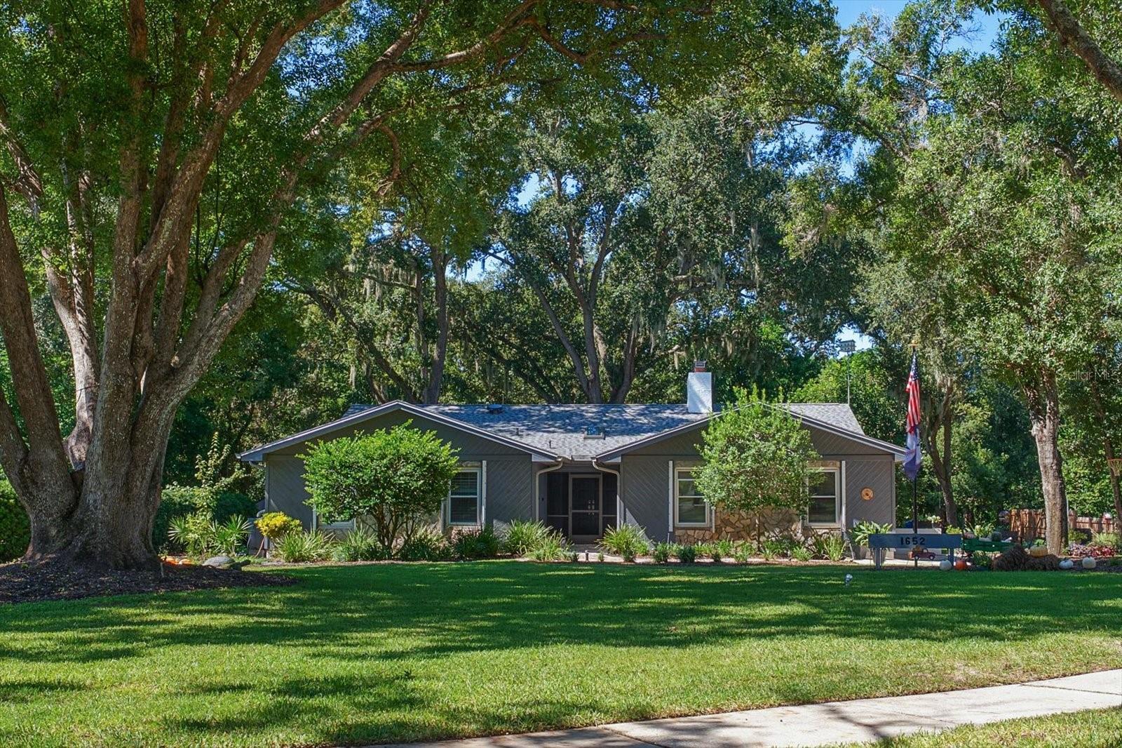 1652 HOBBIT ROAD, Dunedin, FL 34698