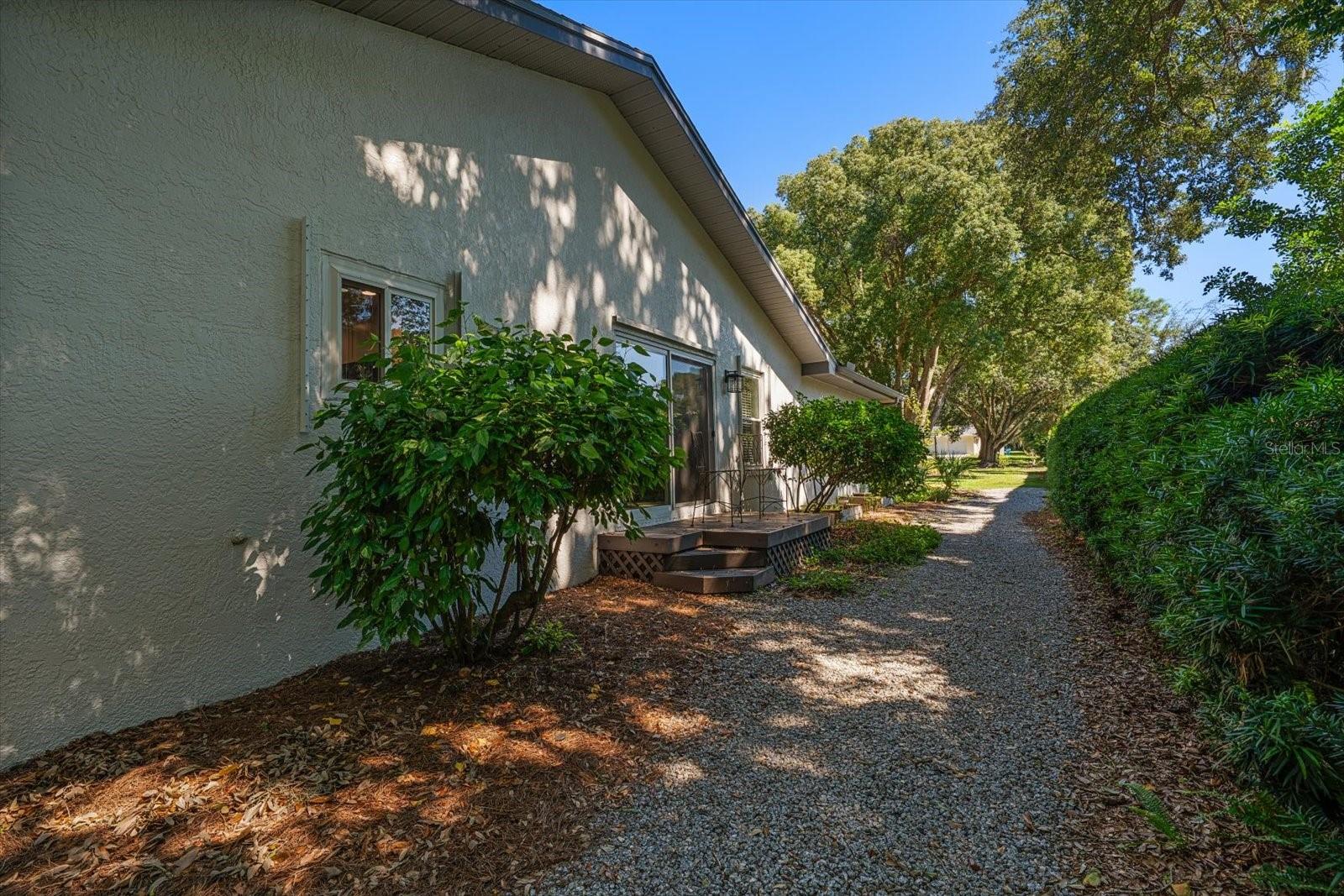 1652 HOBBIT ROAD, Dunedin, FL 34698