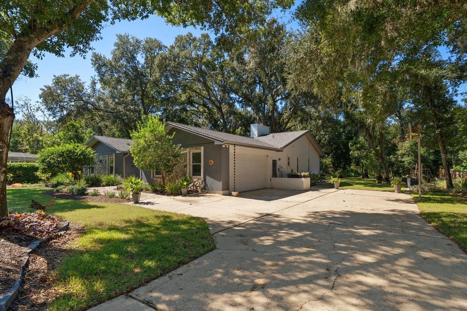 1652 HOBBIT ROAD, Dunedin, FL 34698