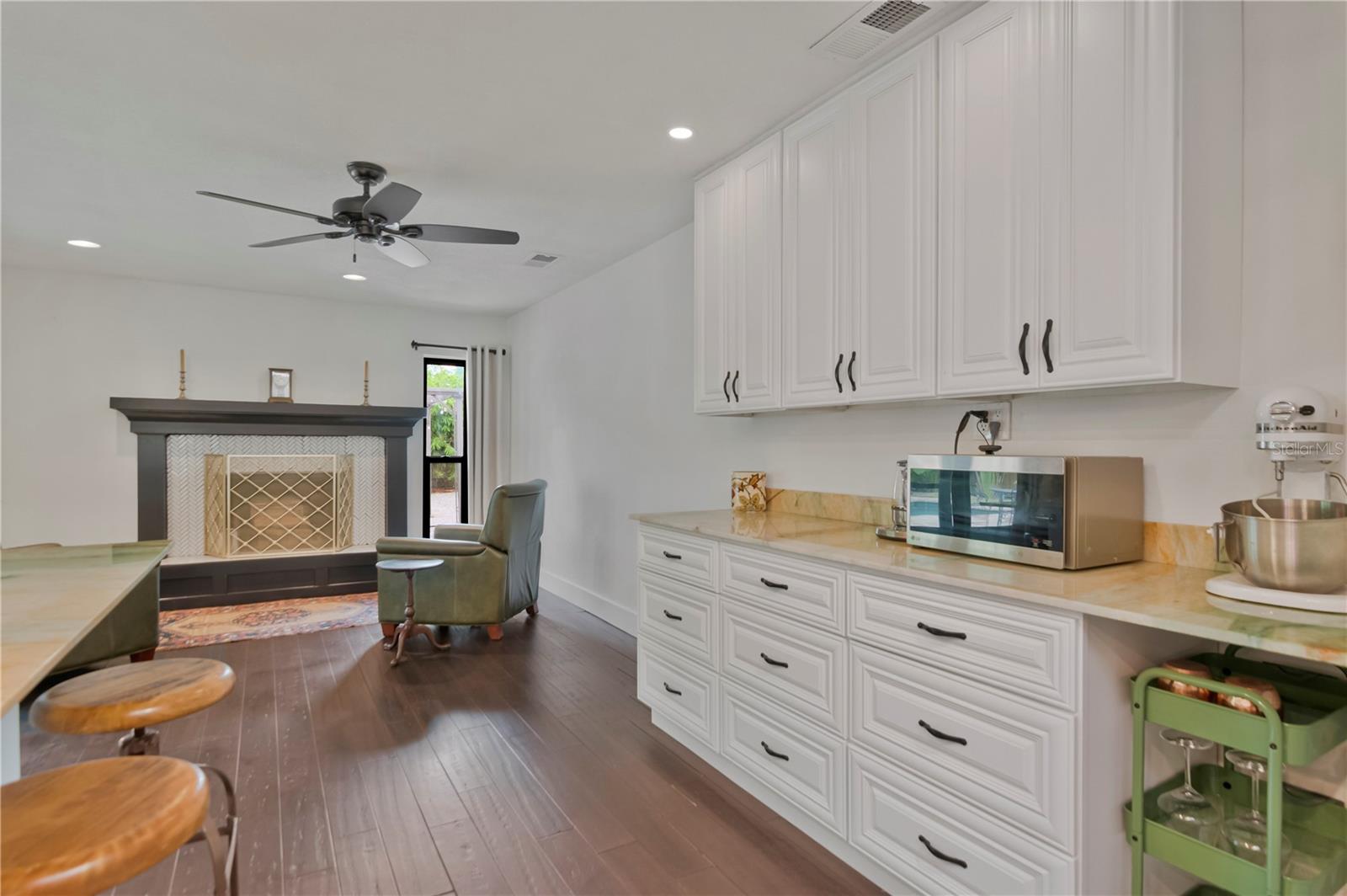4400 COLUMBUS WAY S, St Petersburg, FL 33712