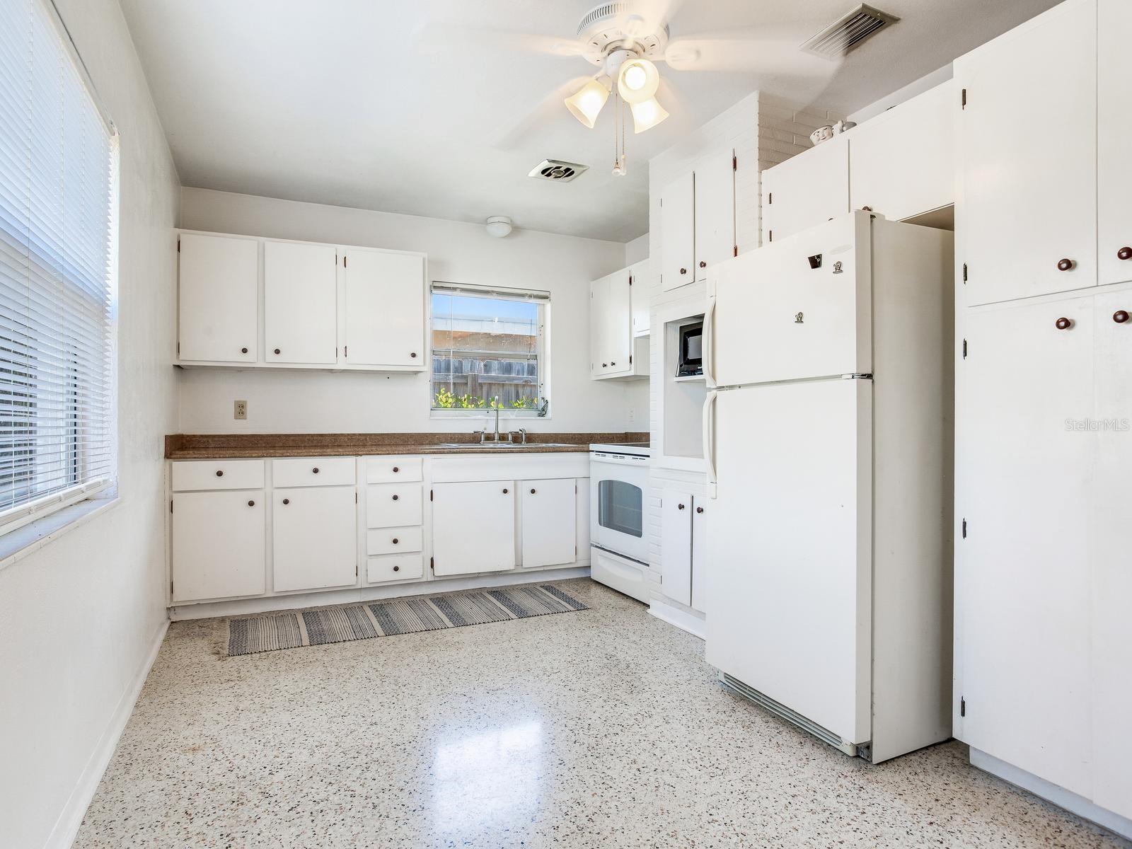 245 115TH AVENUE, Treasure Island, FL 33706