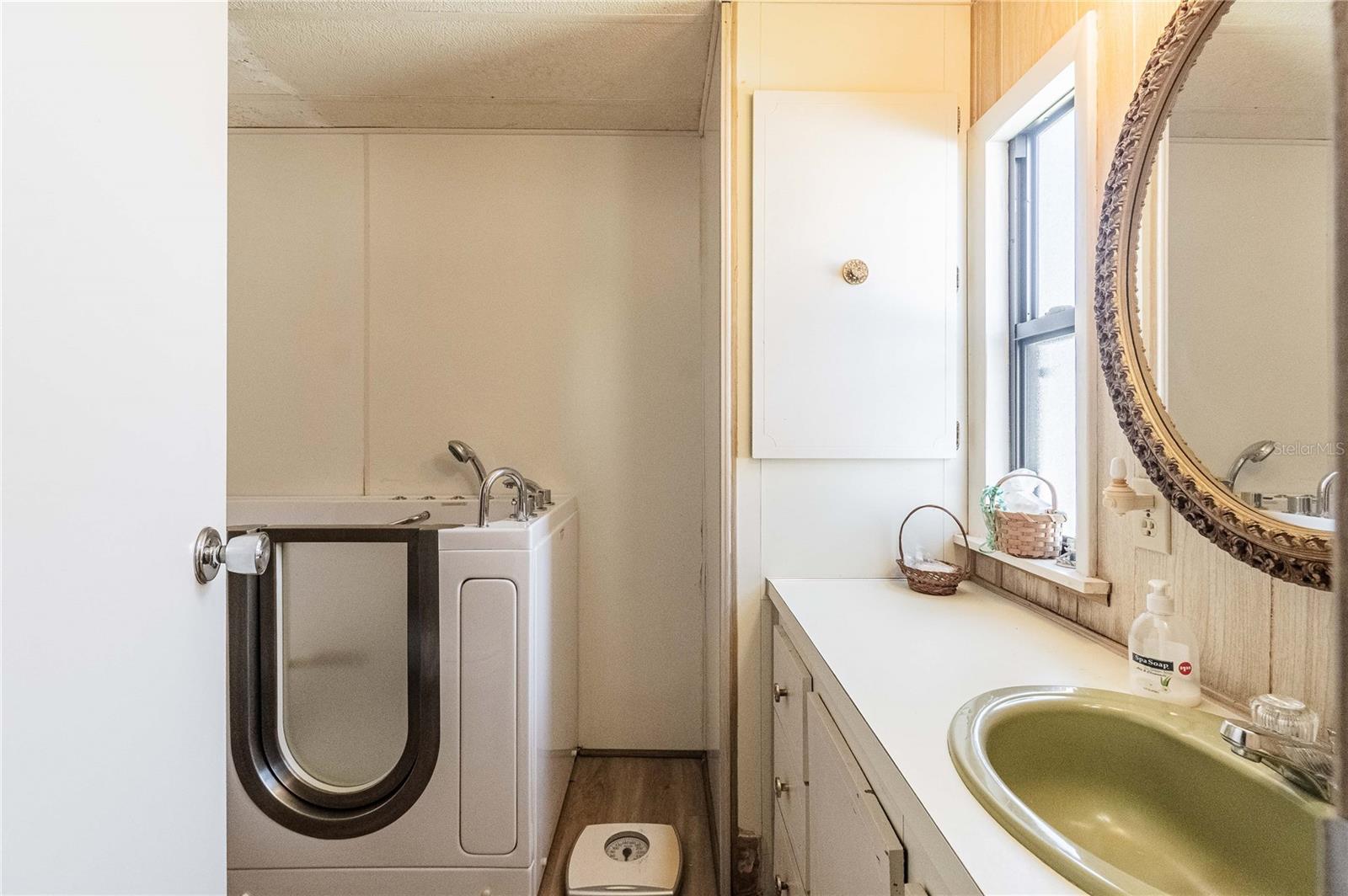 432 LAZY LAKE DRIVE W, Lakeland, FL 33801