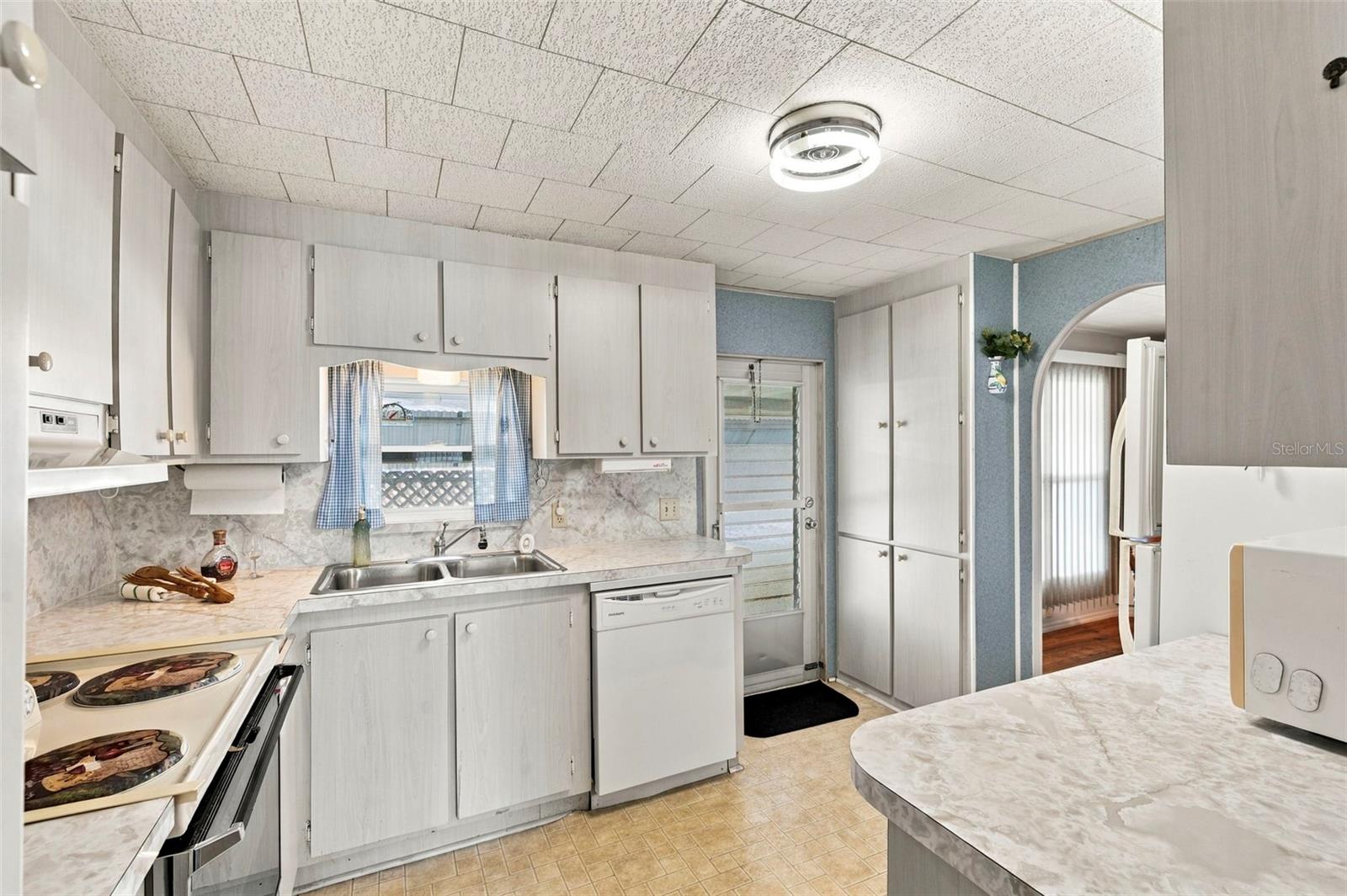 10444 PEACEFUL DRIVE, #350, Largo, FL 33773 10444 PEACEFUL DRIVE, #350, Largo, FL 33773