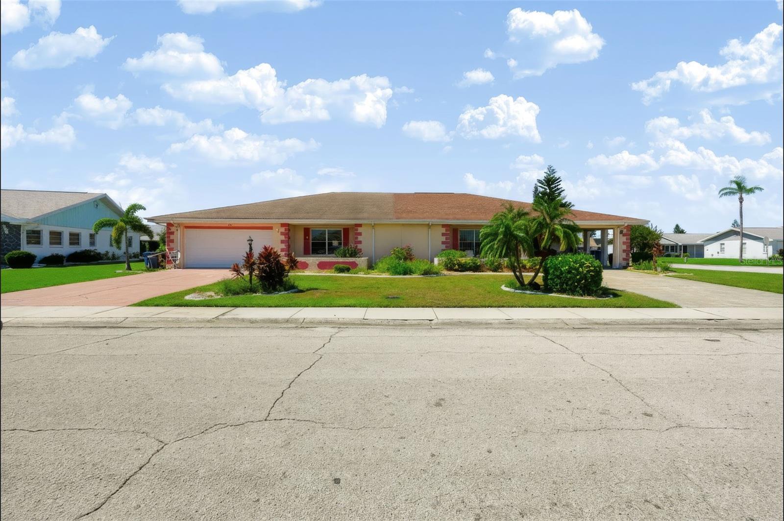 303 GREEN MANOR DRIVE, Sun City Center, FL 33573