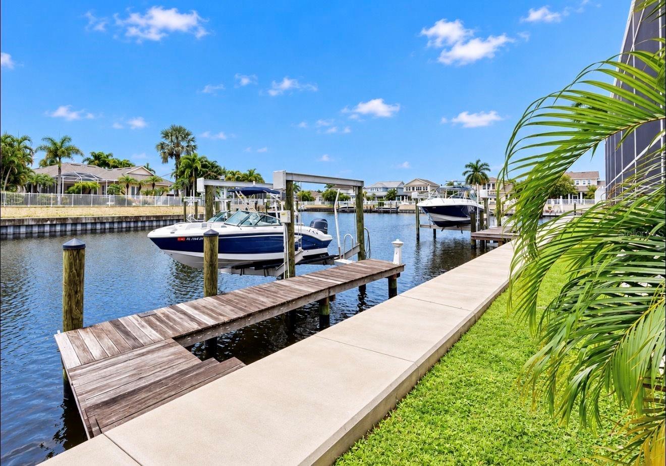 542 ISLEBAY DRIVE, Apollo Beach, FL 33572
