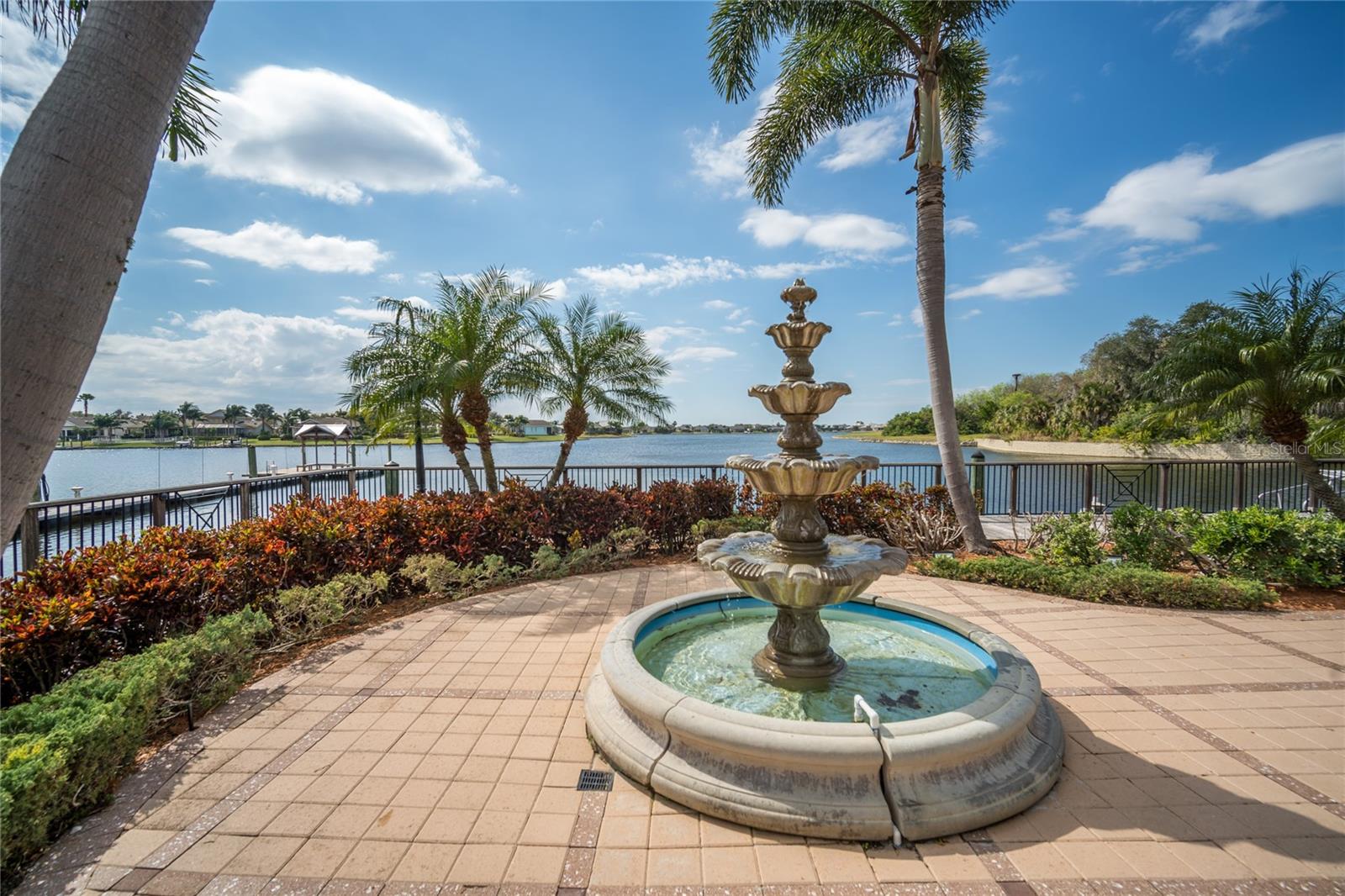 542 ISLEBAY DRIVE, Apollo Beach, FL 33572