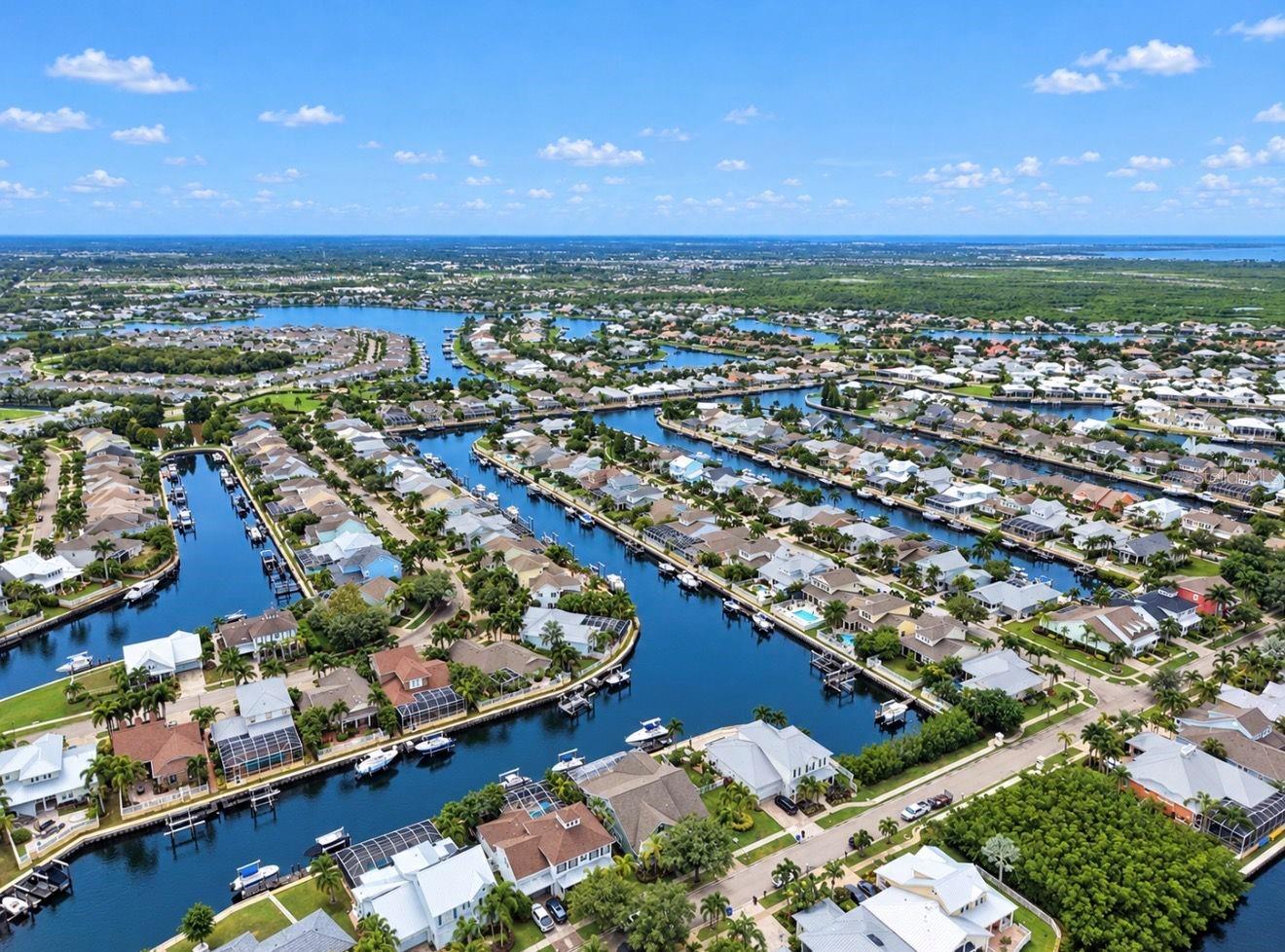 542 ISLEBAY DRIVE, Apollo Beach, FL 33572