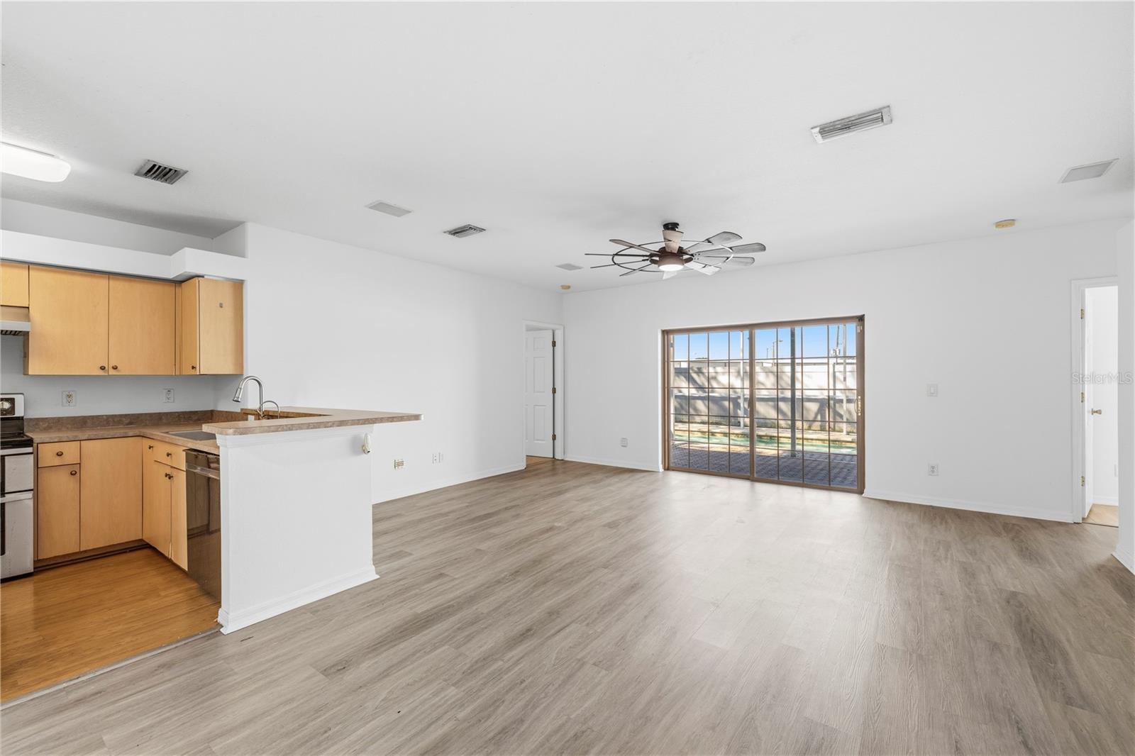 605 CYPRESS PARK AVENUE, Tarpon Springs, FL 34689