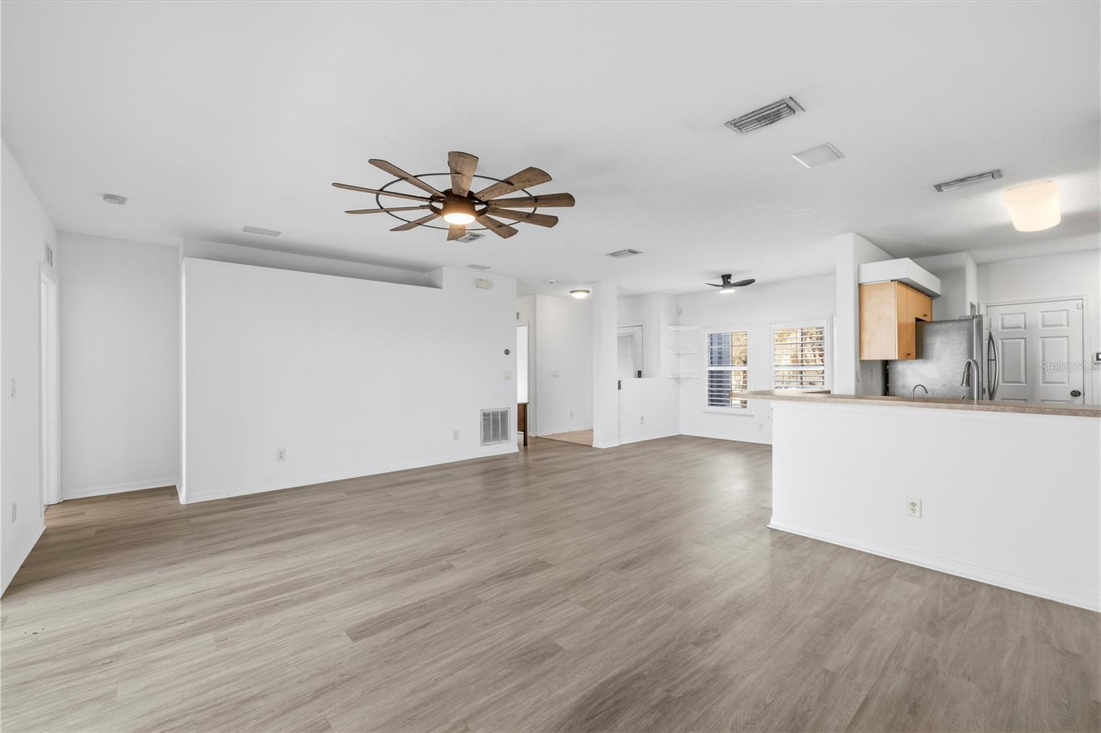 605 CYPRESS PARK AVENUE, Tarpon Springs, FL 34689