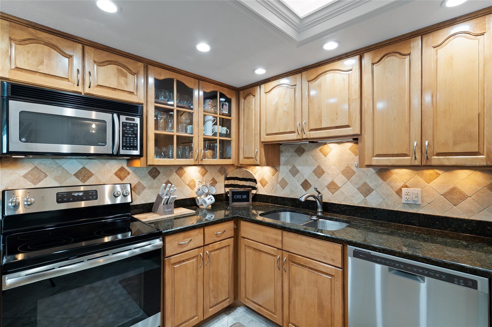 675 S GULFVIEW BOULEVARD, #PH4, Clearwater Beach, FL 33767