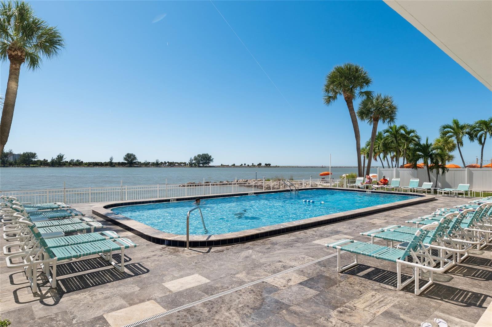 675 S GULFVIEW BOULEVARD, #PH4, Clearwater Beach, FL 33767