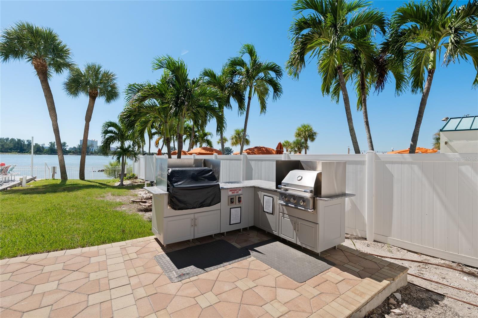 675 S GULFVIEW BOULEVARD, #PH4, Clearwater Beach, FL 33767