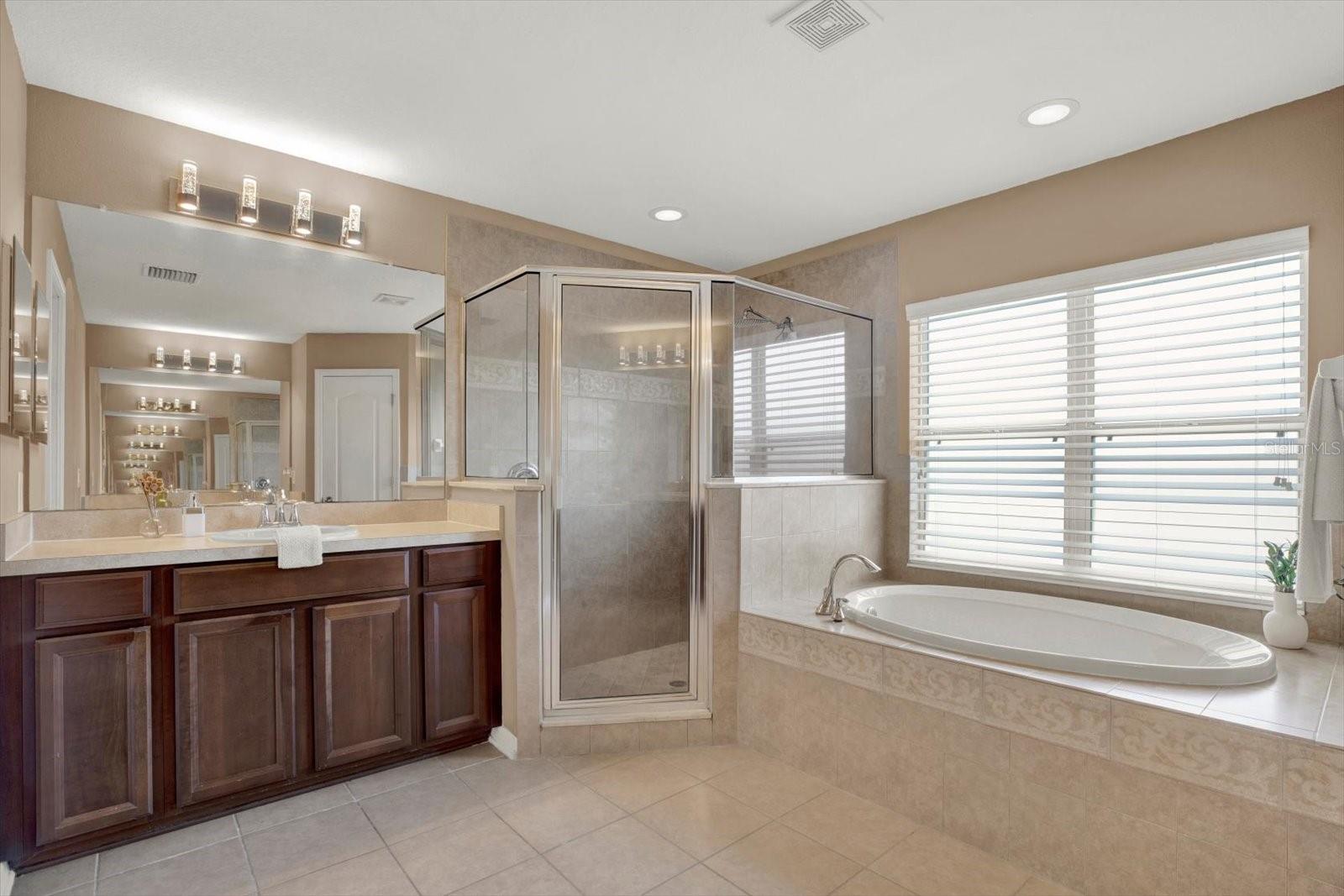 7127 FOREST MERE DRIVE, Riverview, FL 33578