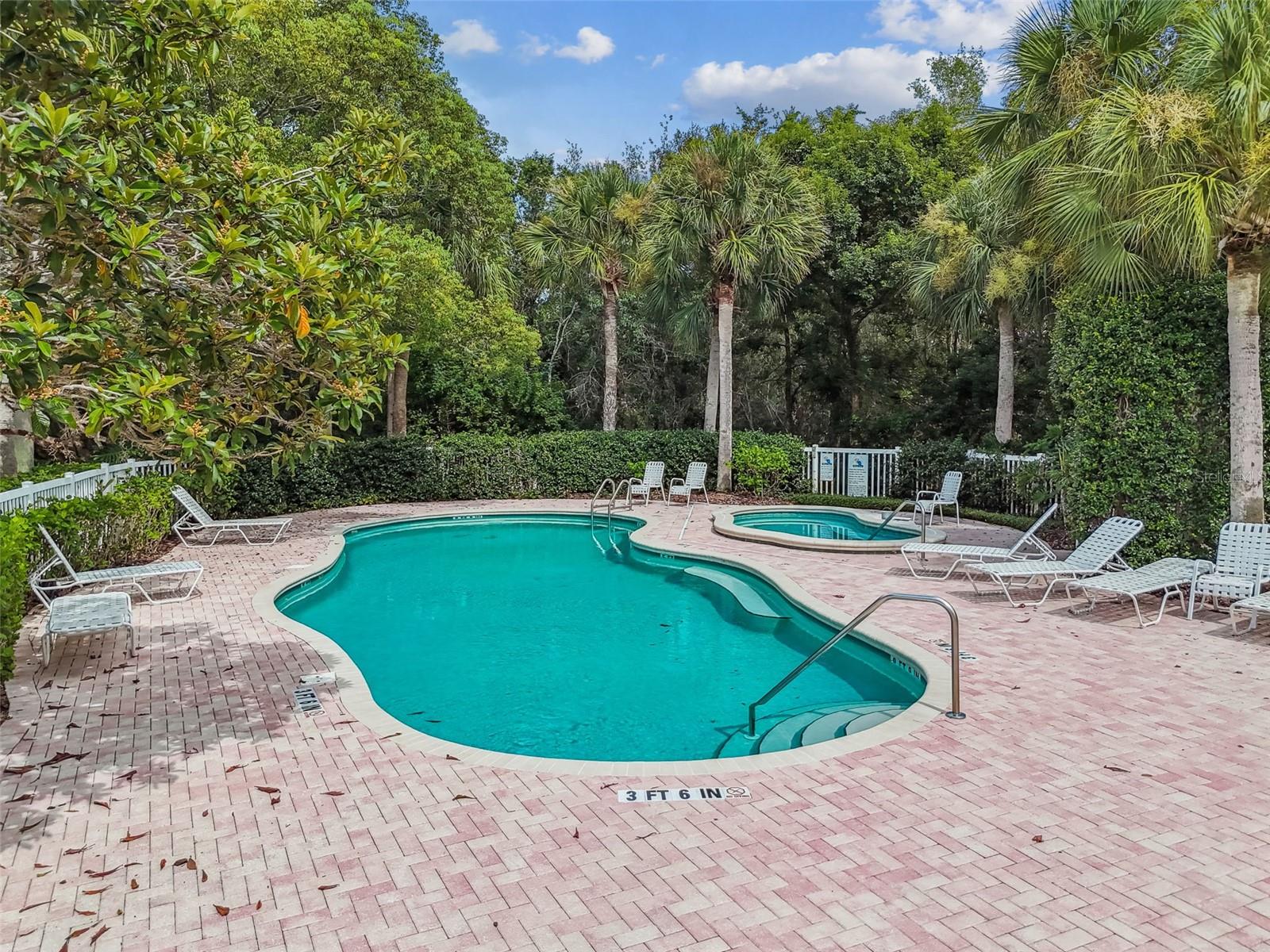 1627 HAMMOCKS AVENUE, Lutz, FL 33549