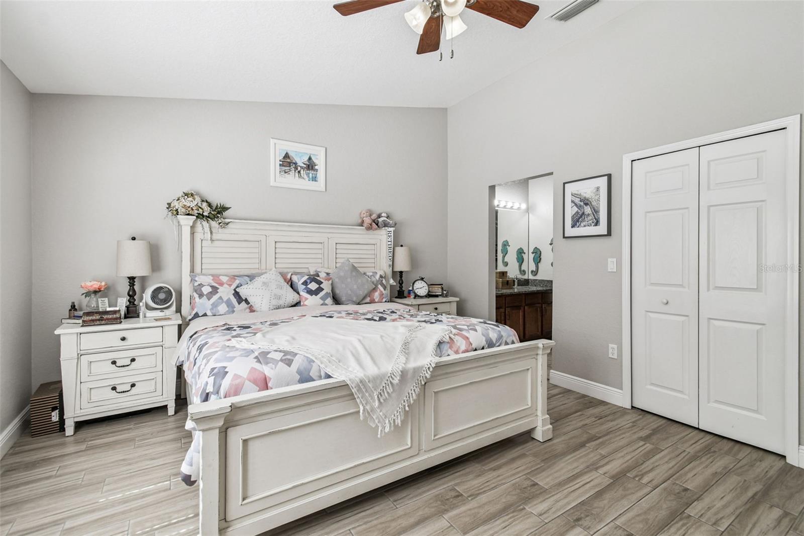 1627 HAMMOCKS AVENUE, Lutz, FL 33549