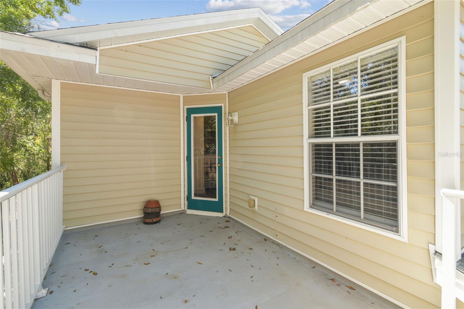 1627 HAMMOCKS AVENUE, Lutz, FL 33549
