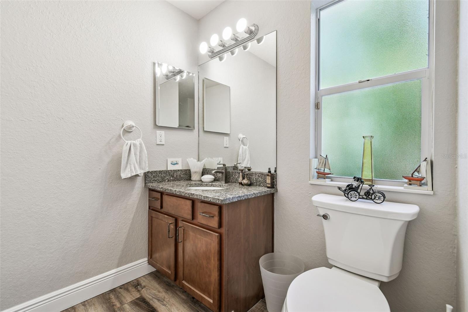 1627 HAMMOCKS AVENUE, Lutz, FL 33549
