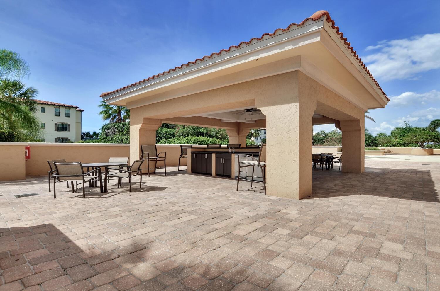 5823 BOWEN DANIEL DRIVE, #902, Tampa, FL 33616