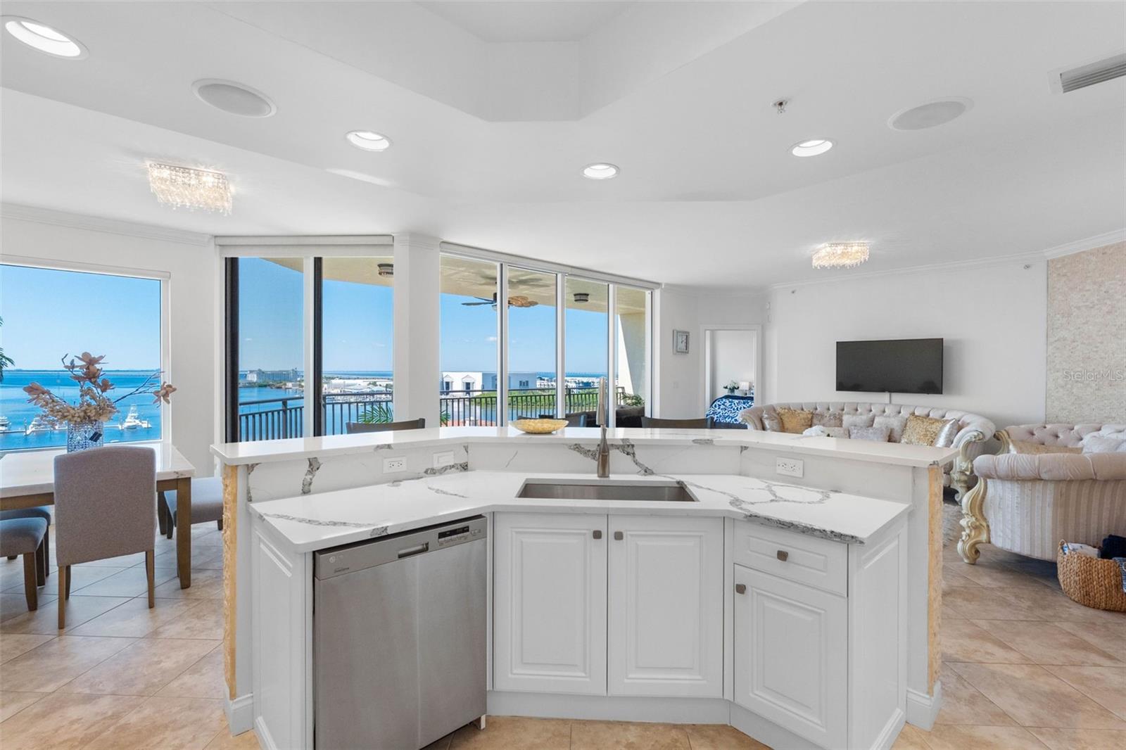 5823 BOWEN DANIEL DRIVE, #902, Tampa, FL 33616