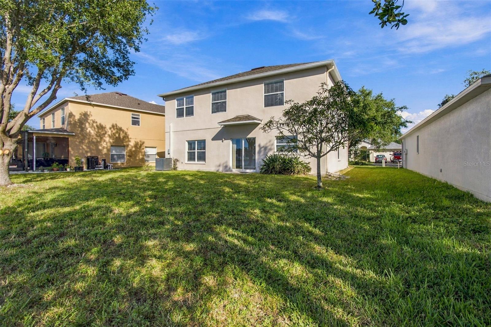 Large Backyard to add Florida Screened Room and Pool for Entertaining fot Family and Friends