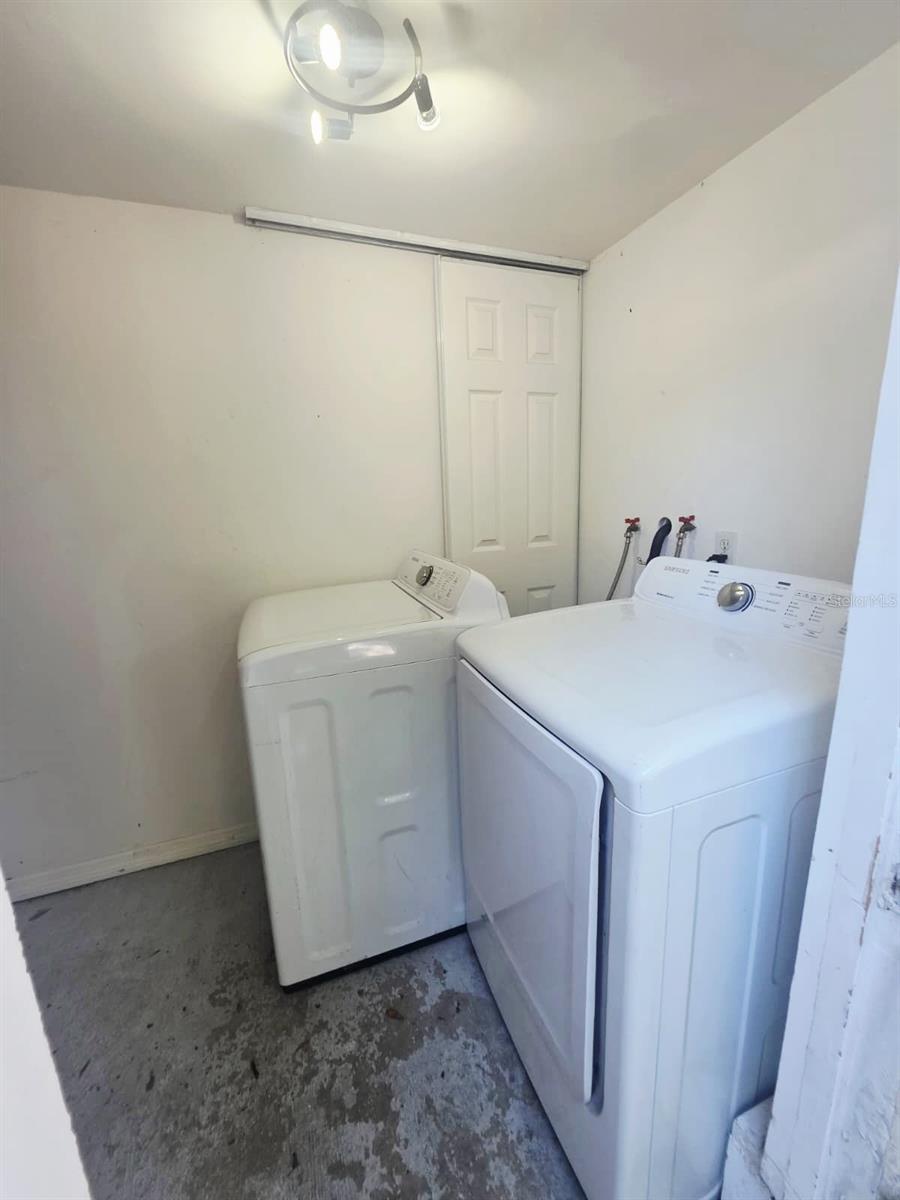 919 E FLORA STREET, Tampa, FL 33604