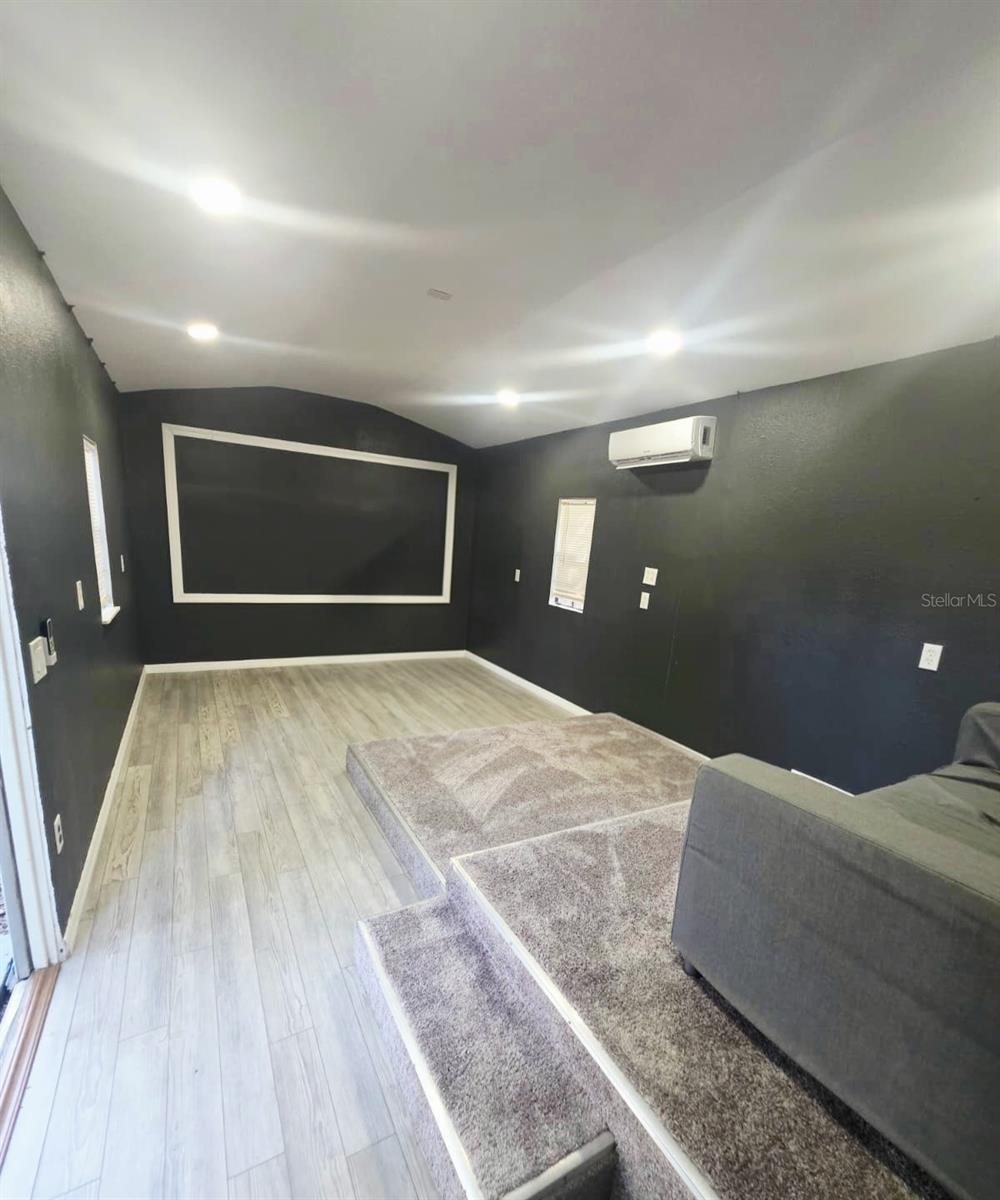919 E FLORA STREET, Tampa, FL 33604