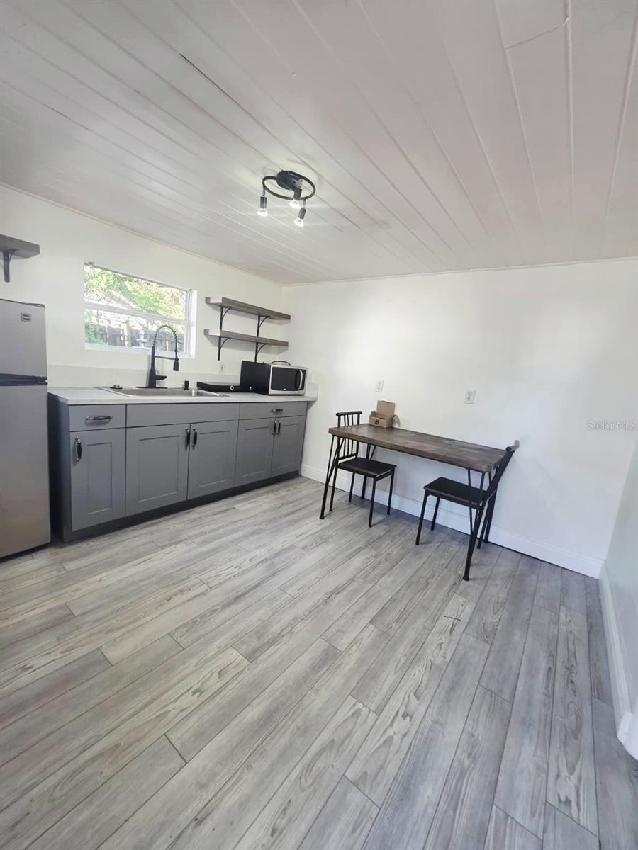 919 E FLORA STREET, Tampa, FL 33604