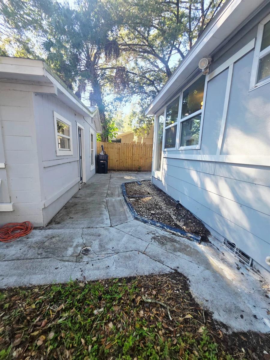 919 E FLORA STREET, Tampa, FL 33604 919 E FLORA STREET, Tampa, FL 33604