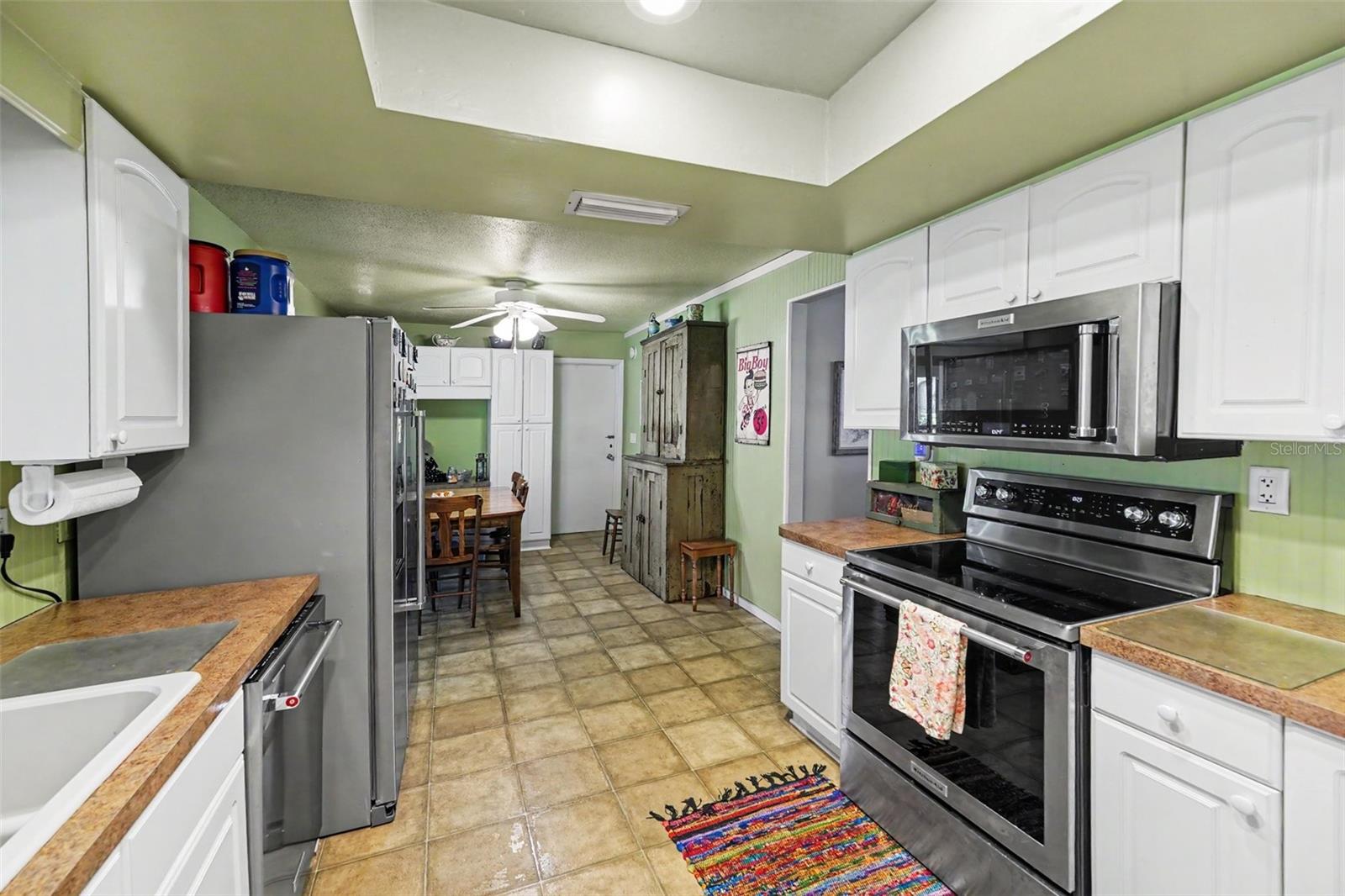 8727 143RD STREET, Seminole, FL 33776