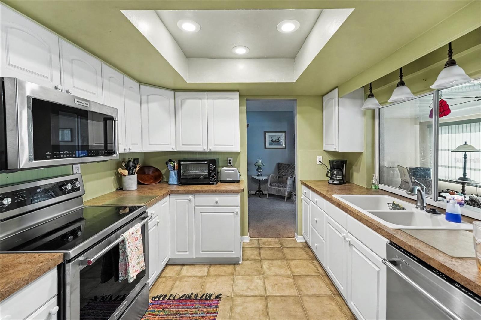 8727 143RD STREET, Seminole, FL 33776