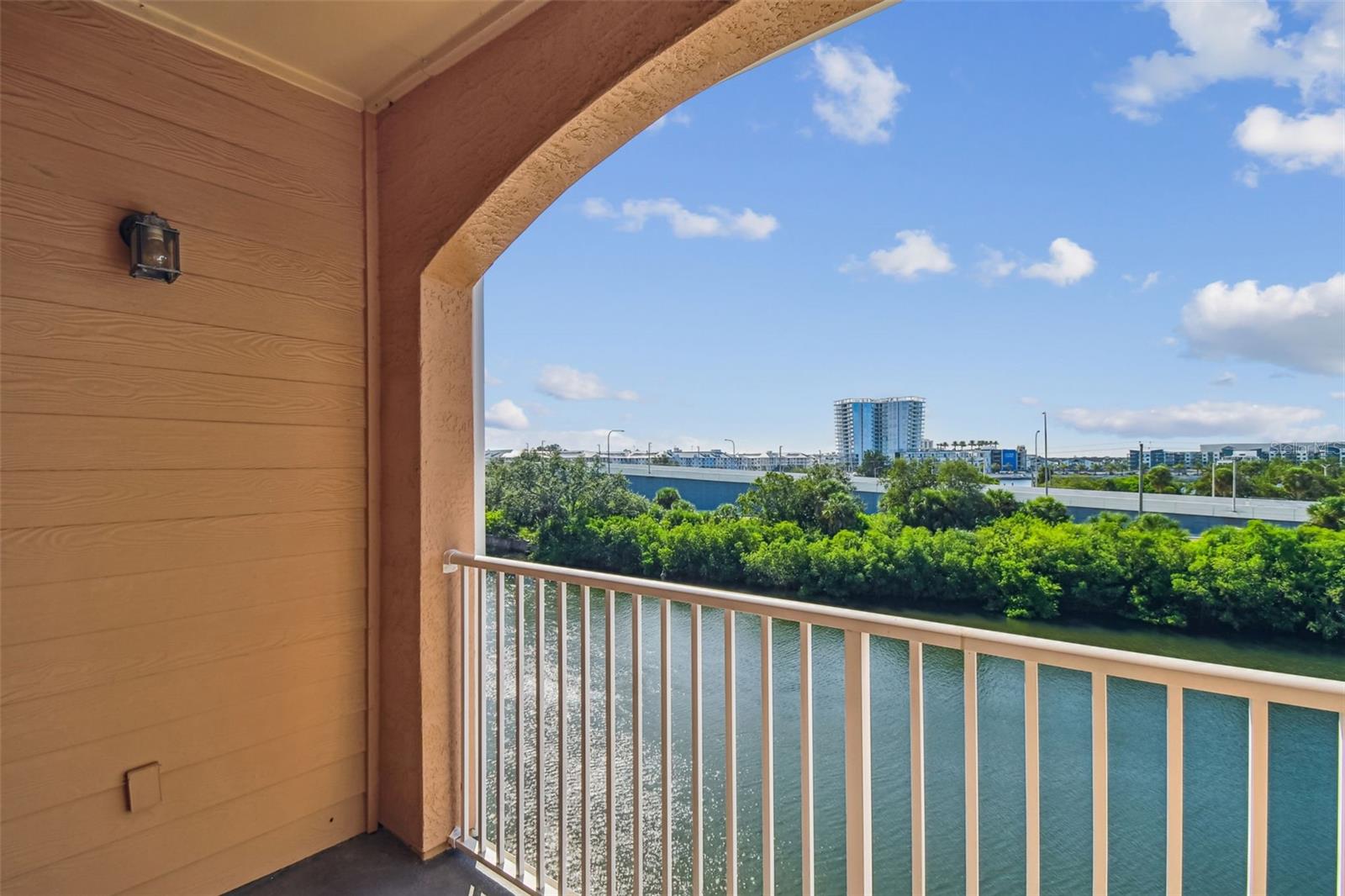 5000 CULBREATH KEY WAY, #9-313, Tampa, FL 33611