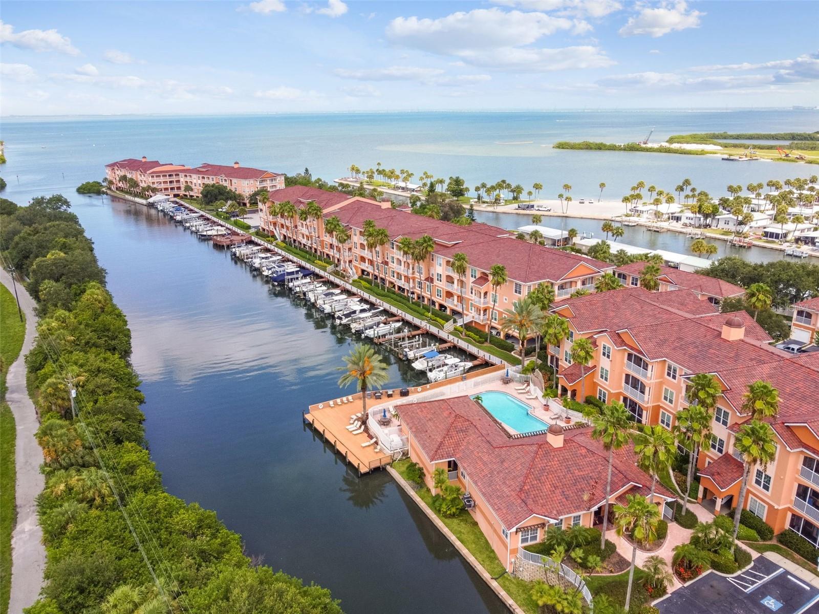 5000 CULBREATH KEY WAY, #9-313, Tampa, FL 33611