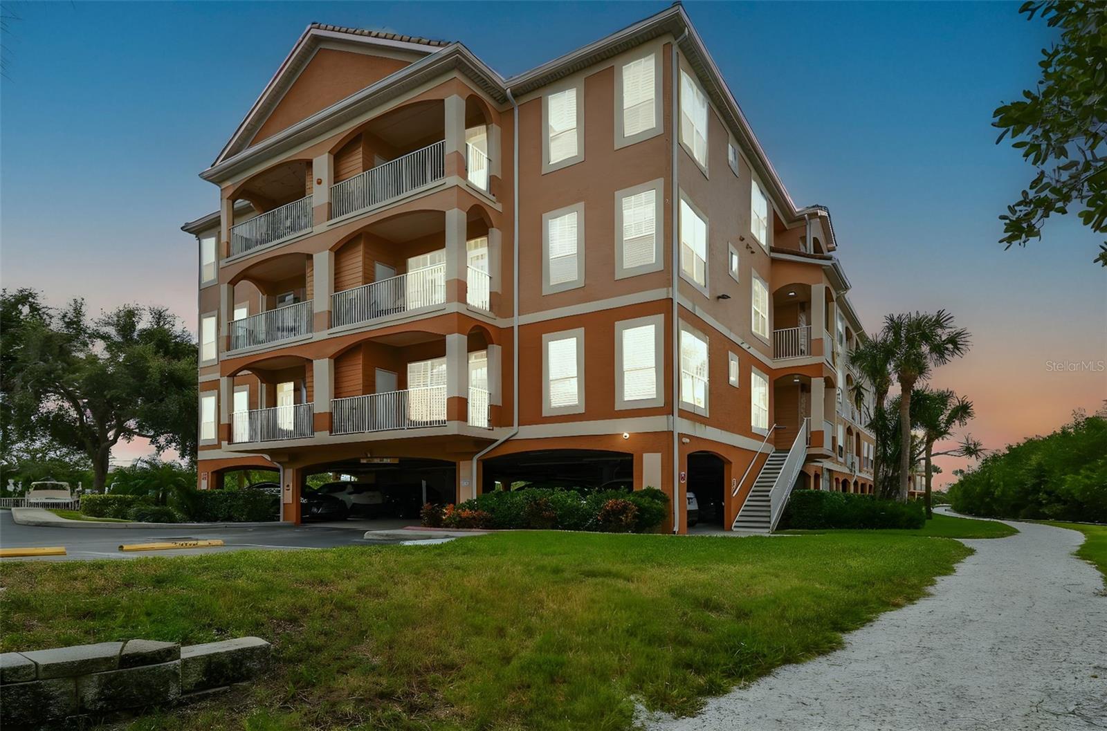 5000 CULBREATH KEY WAY, #9-313, Tampa, FL 33611